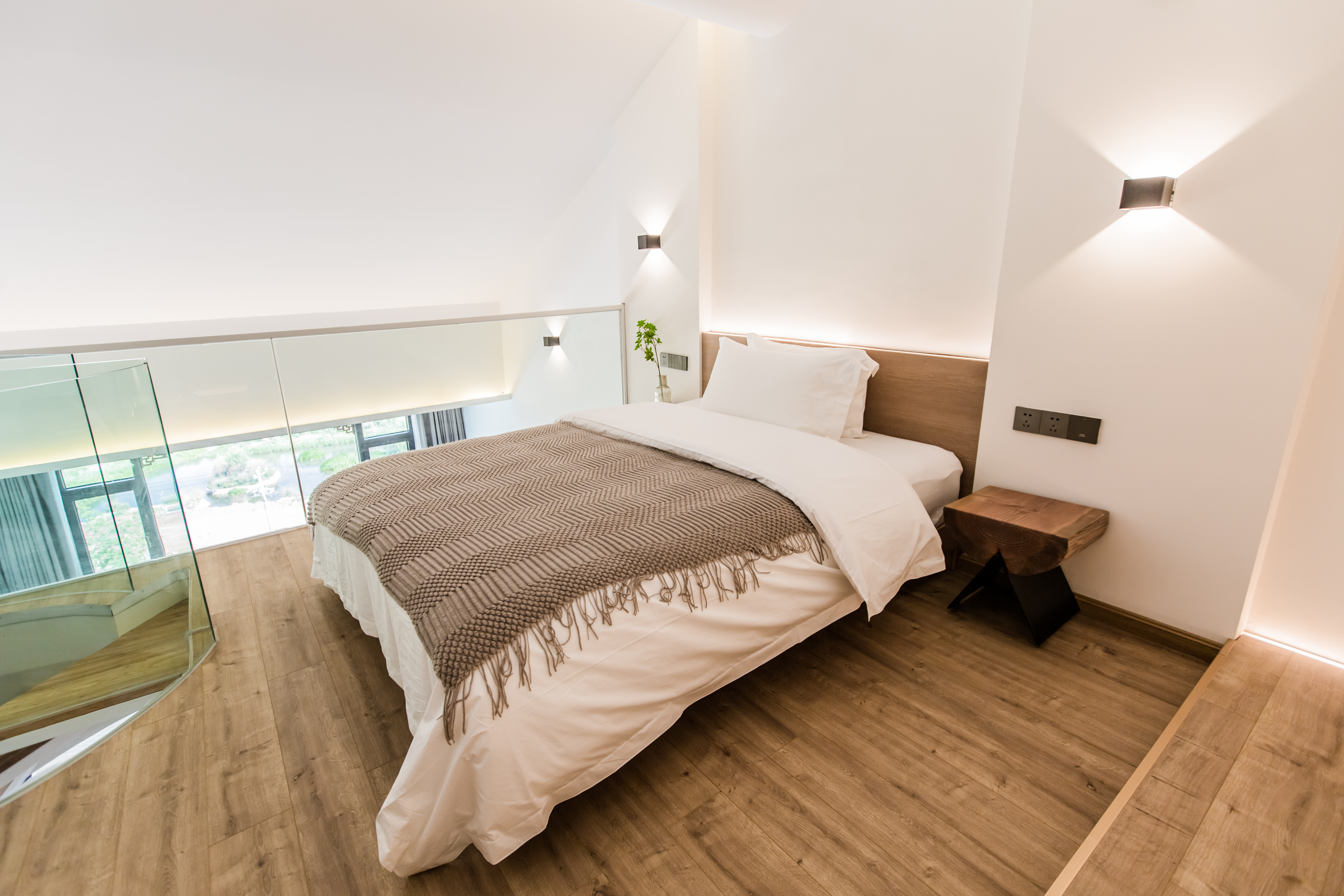 无敌湖景复式亲子套房-洗衣机-晨雾美景-日落晚霞-地暖