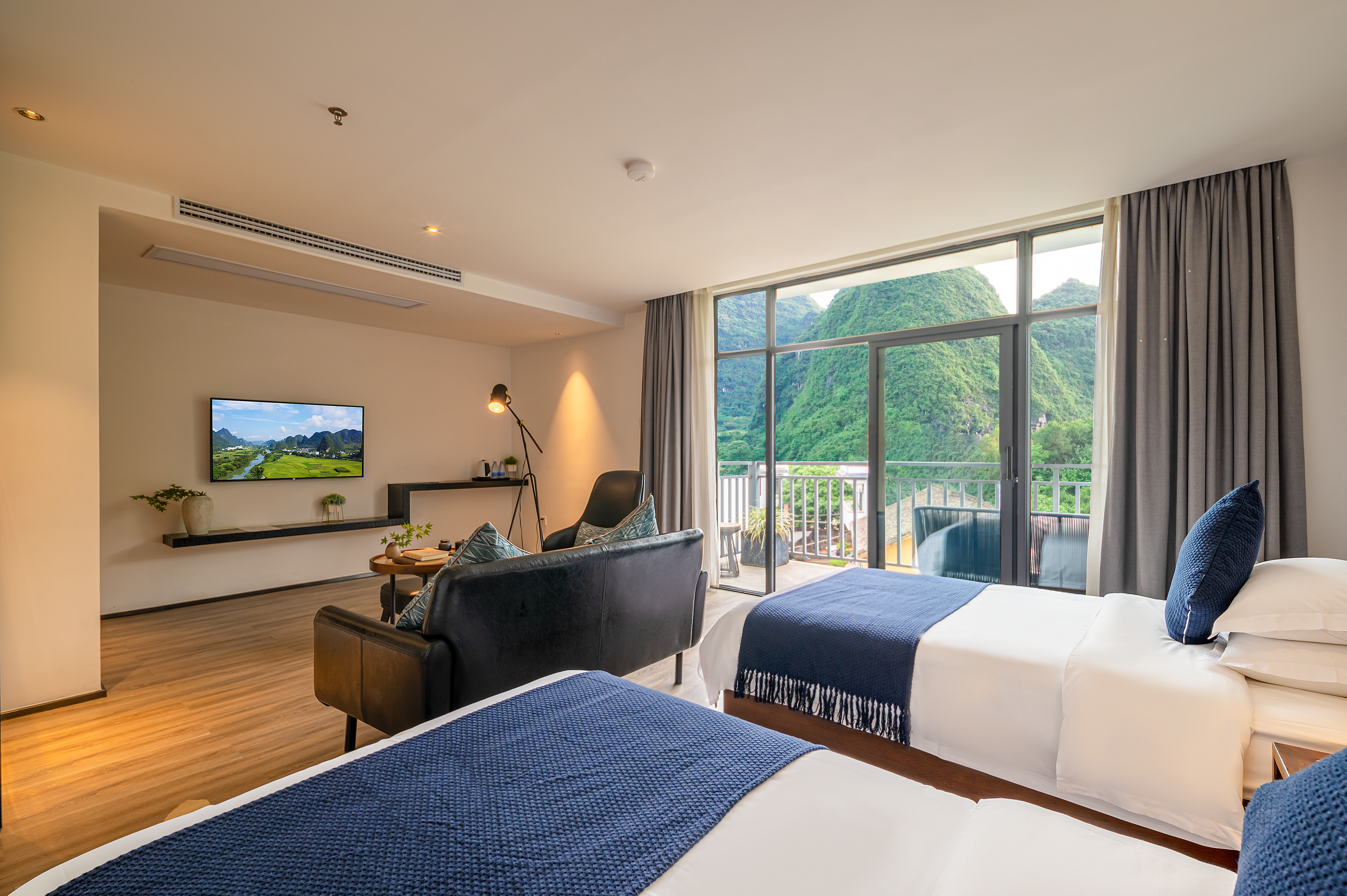 Lixi 180 ° Balcony Twin Room