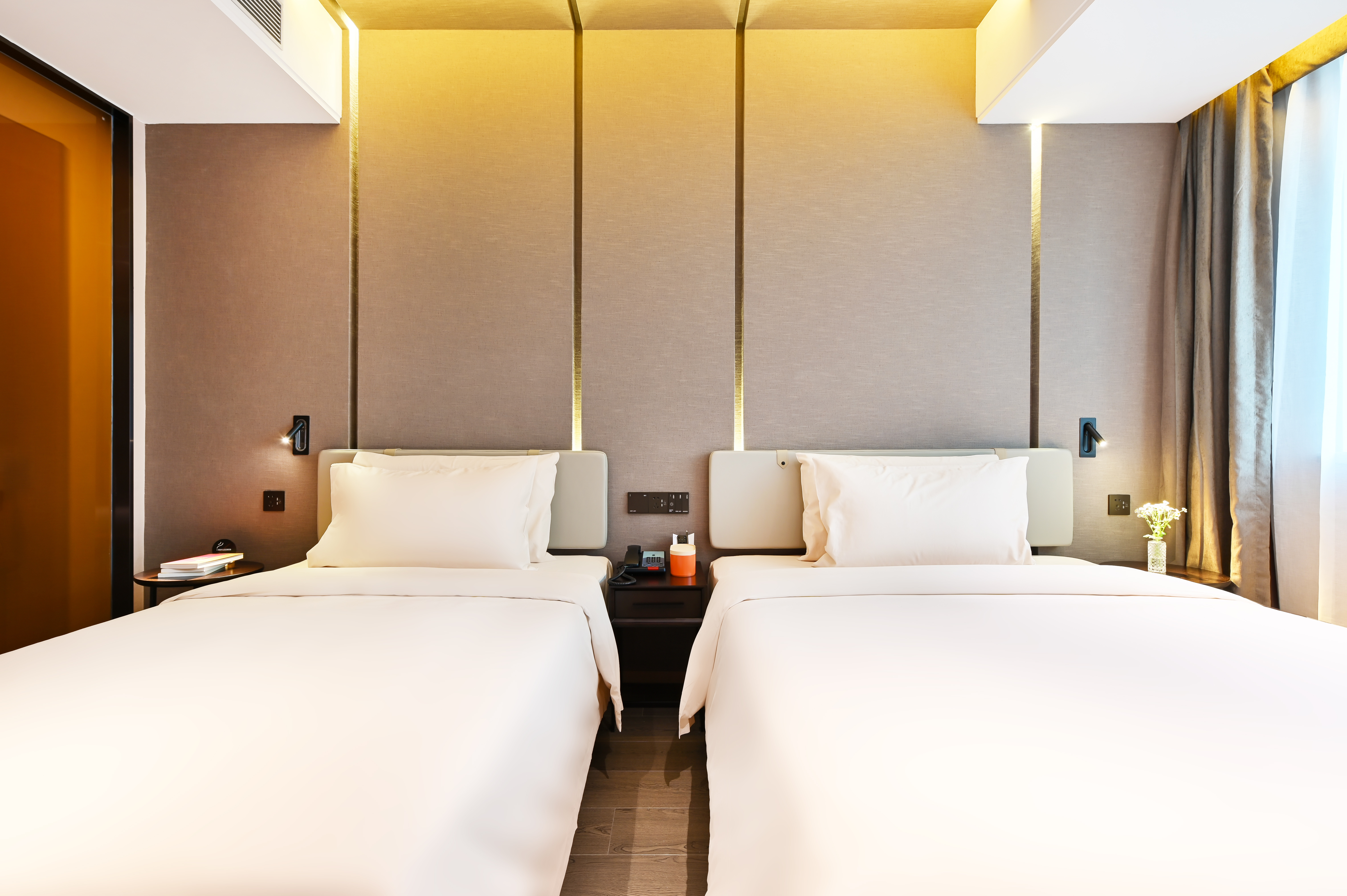 Jimu Family Suite (Inner And Outer Rooms + Tv Projection + Mini Fridge)