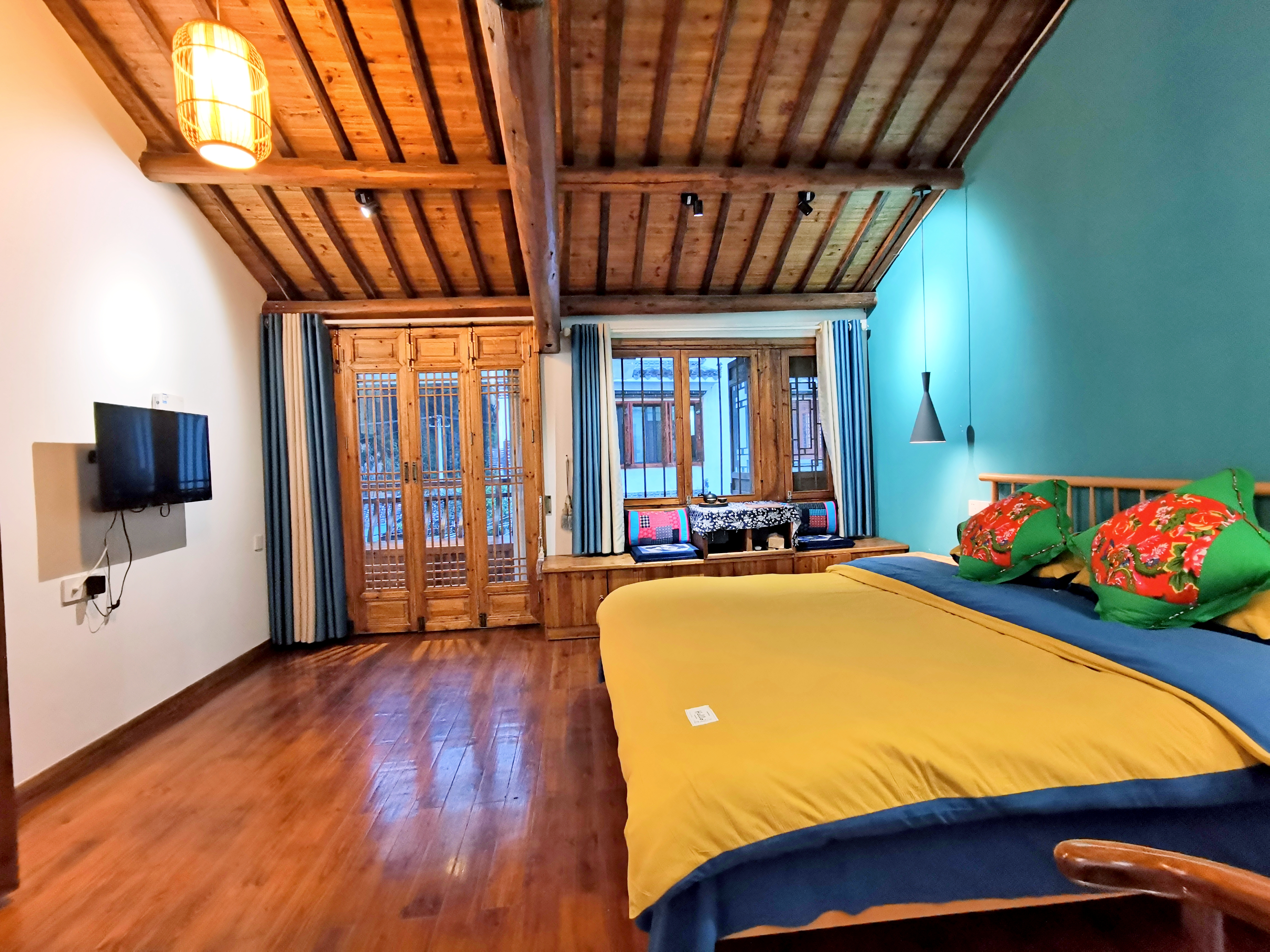 Zhilan Scenic Balcony Double Bed Room