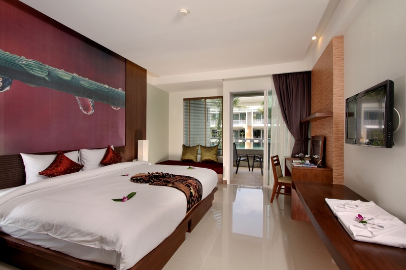 豪華雙人床房 （直通泳池）