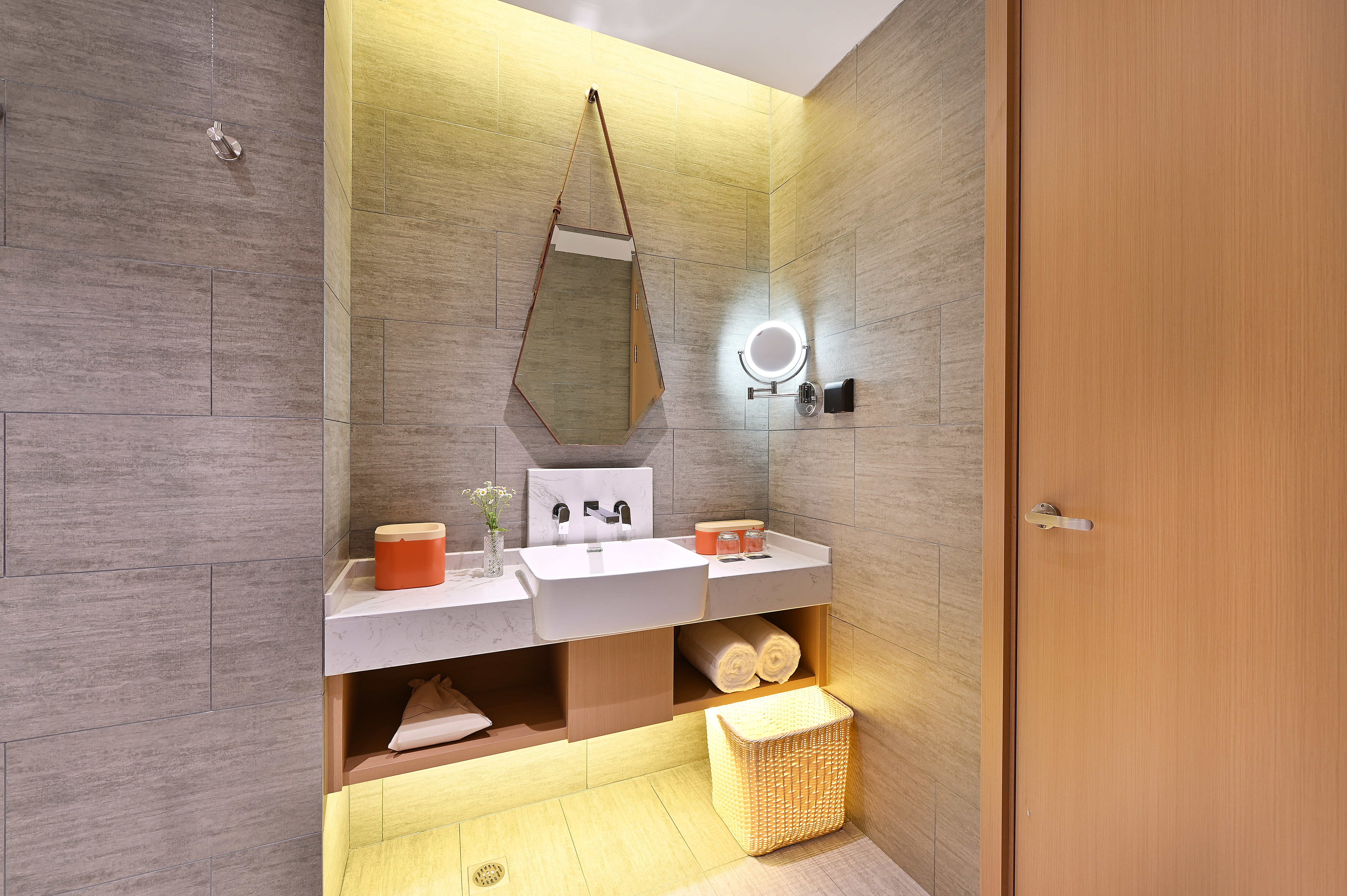 Jimu Suite (Inner And Outer Rooms + Mini Fridge + Two Bathrooms + Large Bathtub)