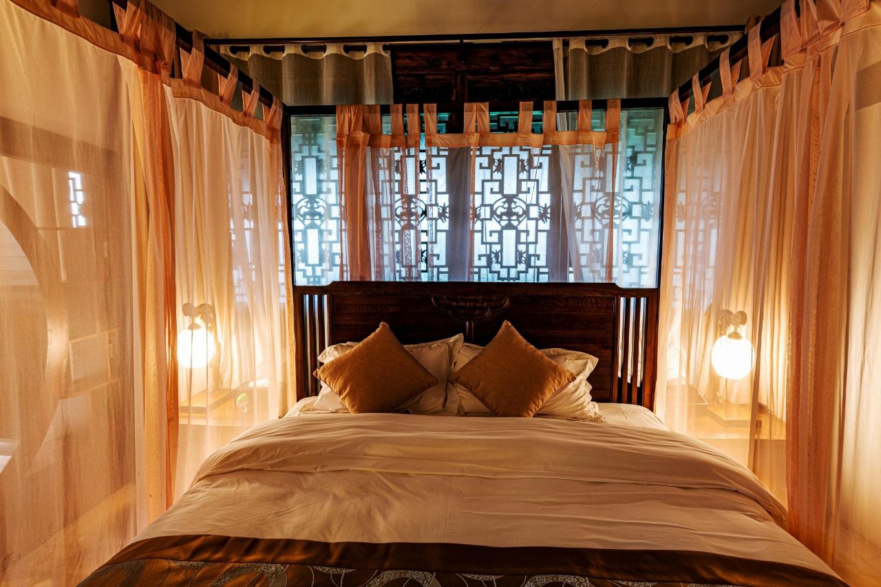 Fog tea manor inn Elegant Charm Family Room