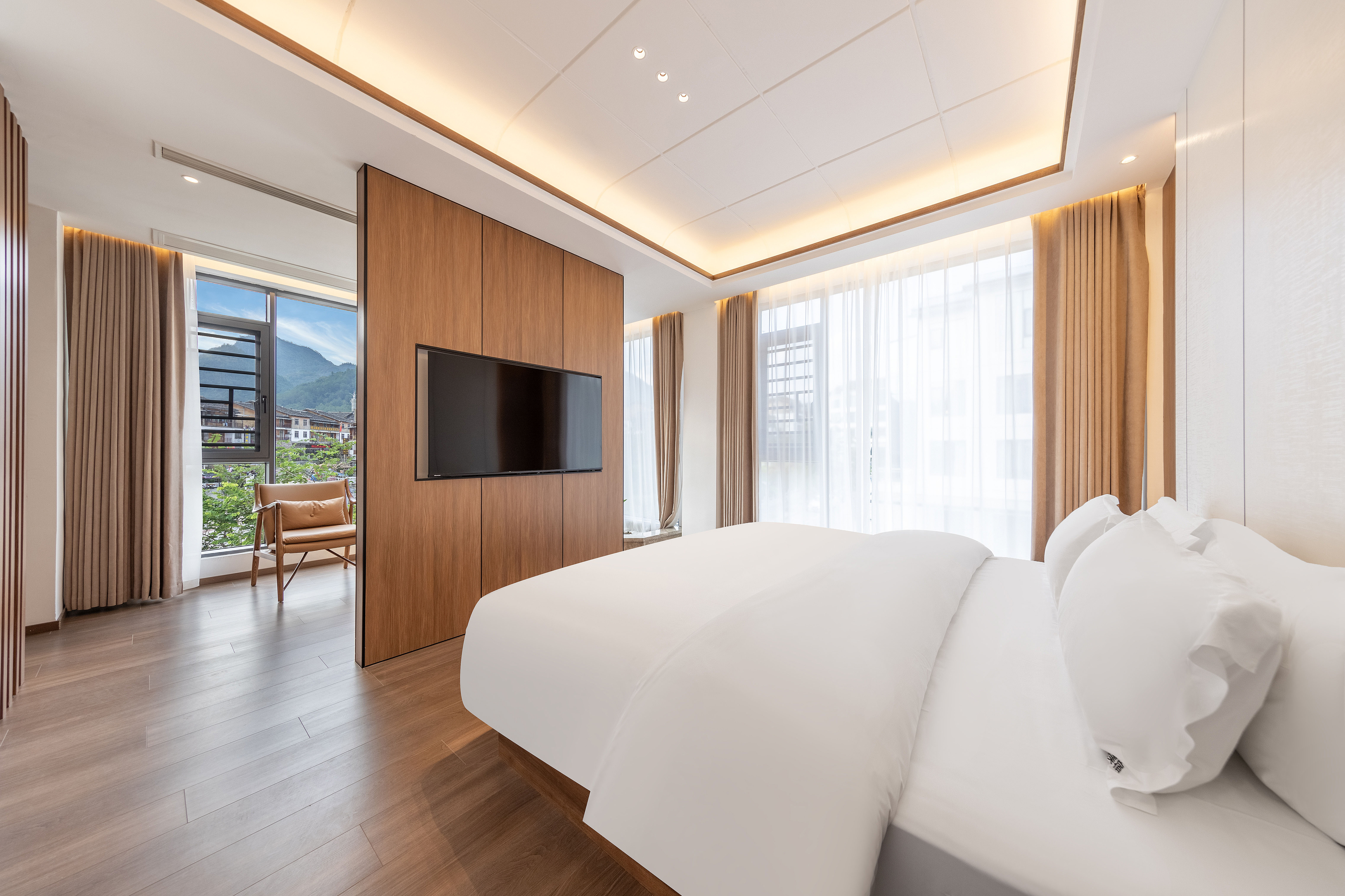 Queen Room With View