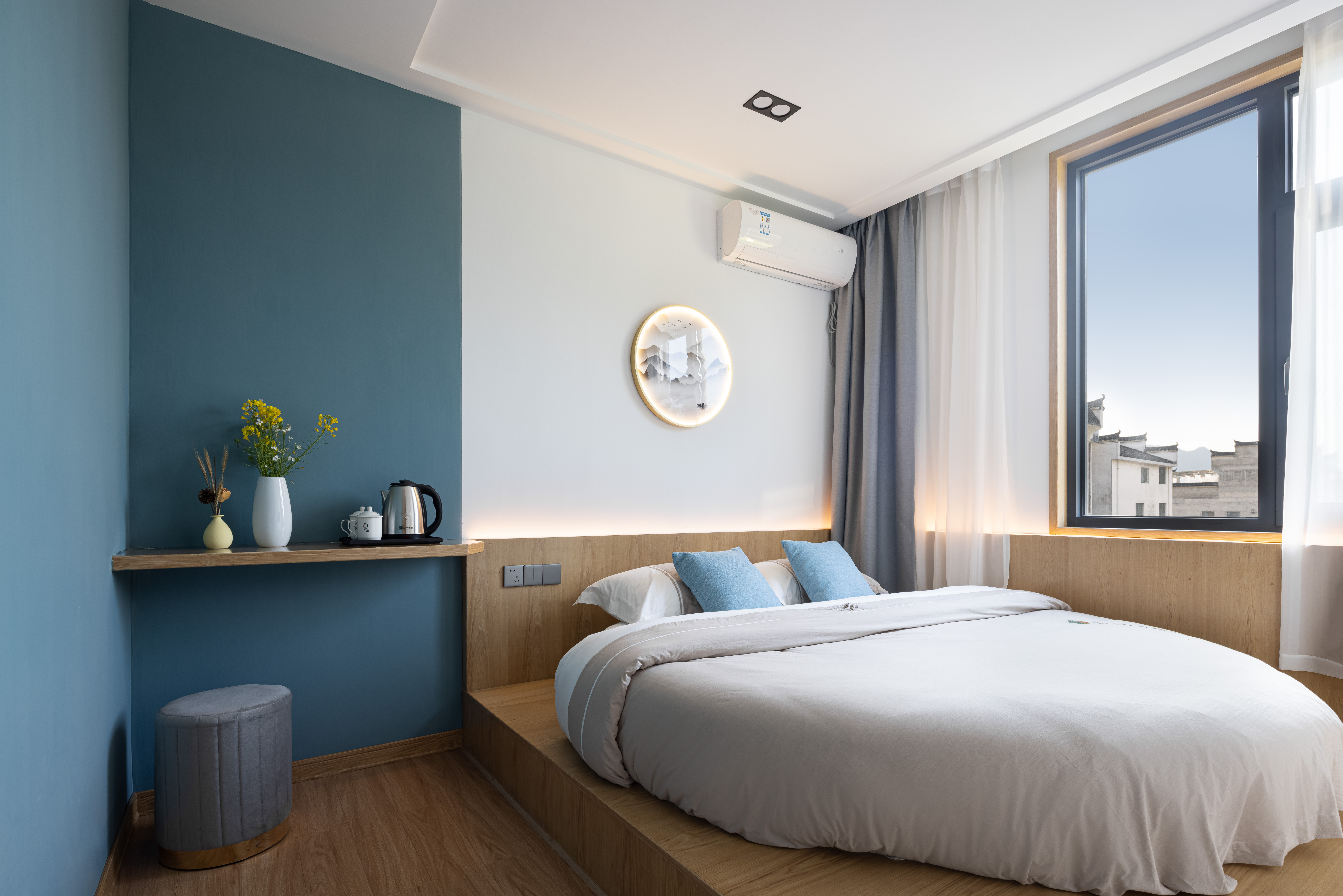 Mu Yue Tatami Round Bed Room With Superior Bedding