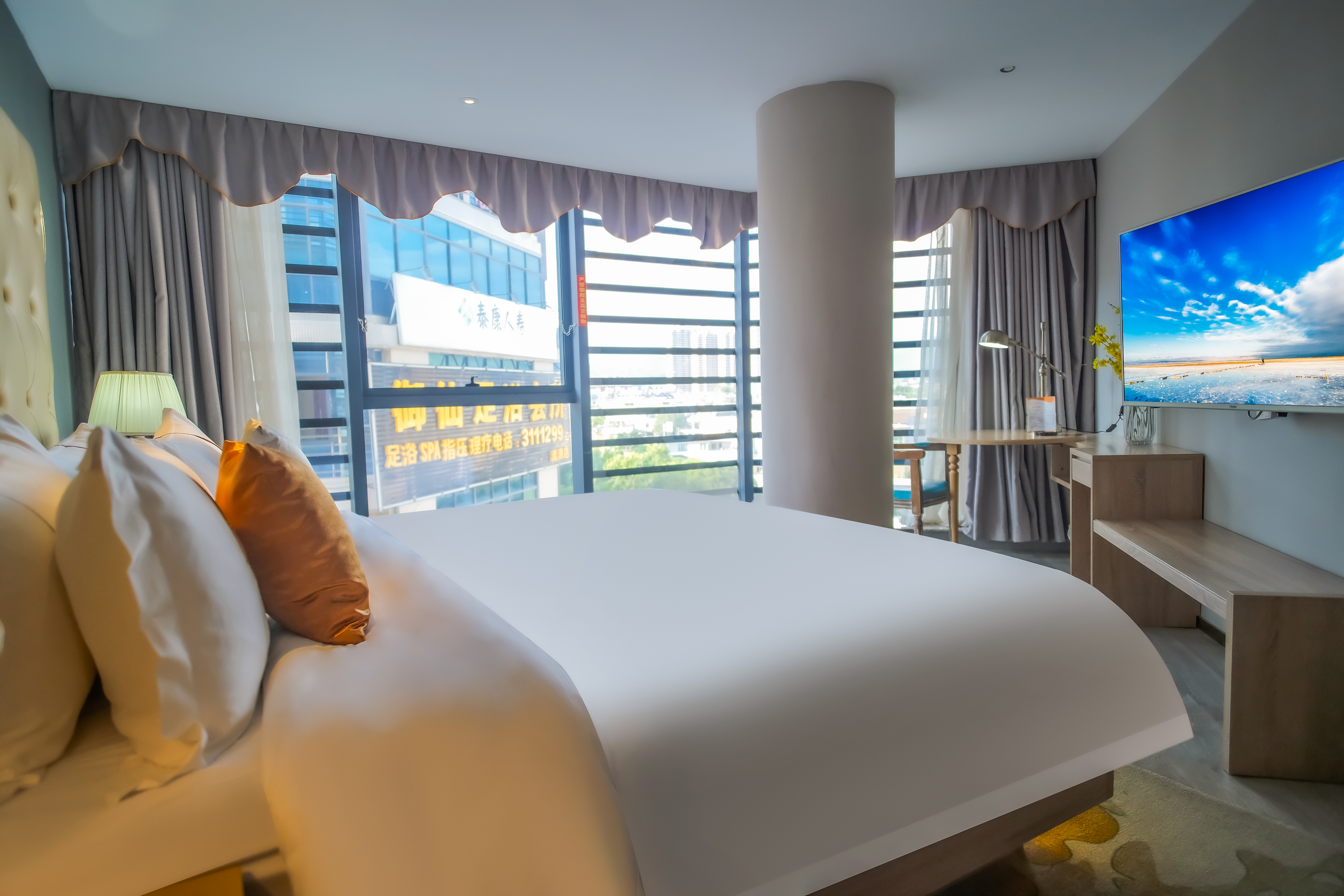 轻奢大床房【舒适浴袍+落地窗+安睡床品】