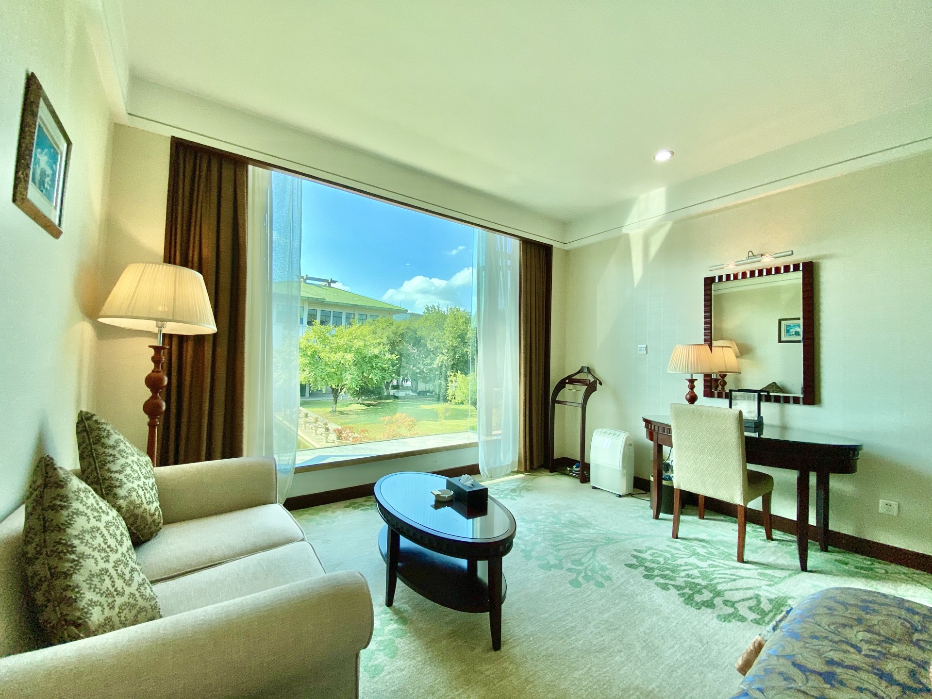 北园豪华水景大床房