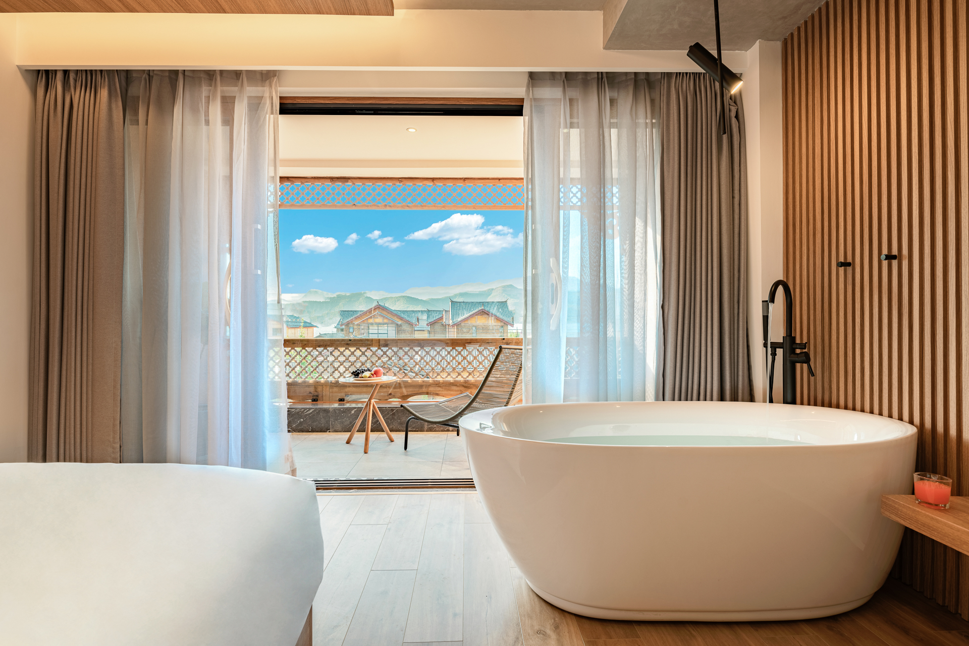 Lakeview Luxury Quality Double Bed Room (Tub)