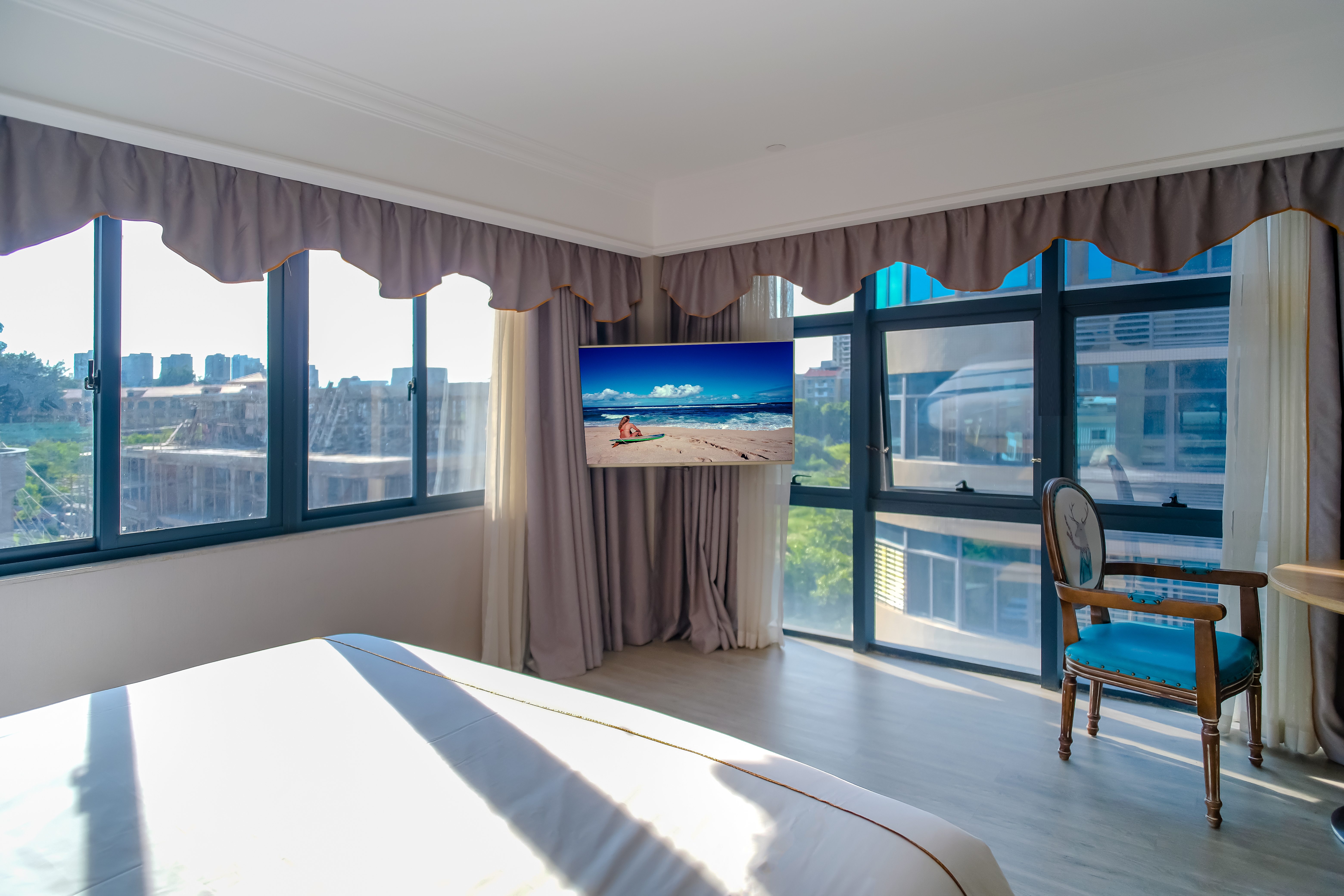 行政大床房【舒适浴袍+落地窗+安睡床品】