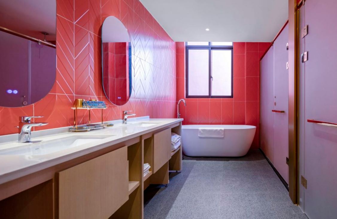 Royal Highness Family Room