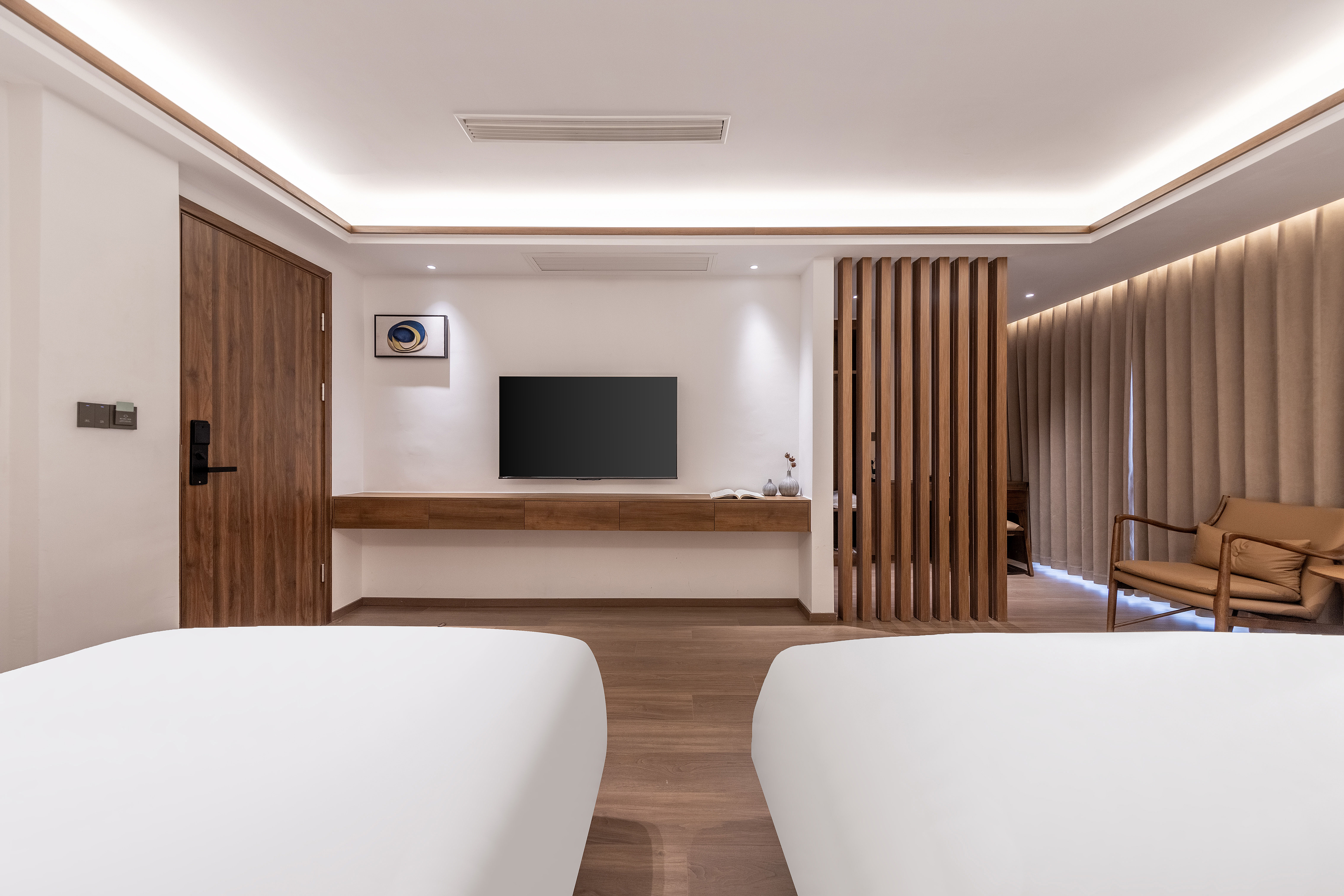 Lunar Gleam Cloud Family Twin Room (Smart Voice Control + Smart Toilet + Bathroom Wet-Dry Separation + Floor-to-Ceiling Window)