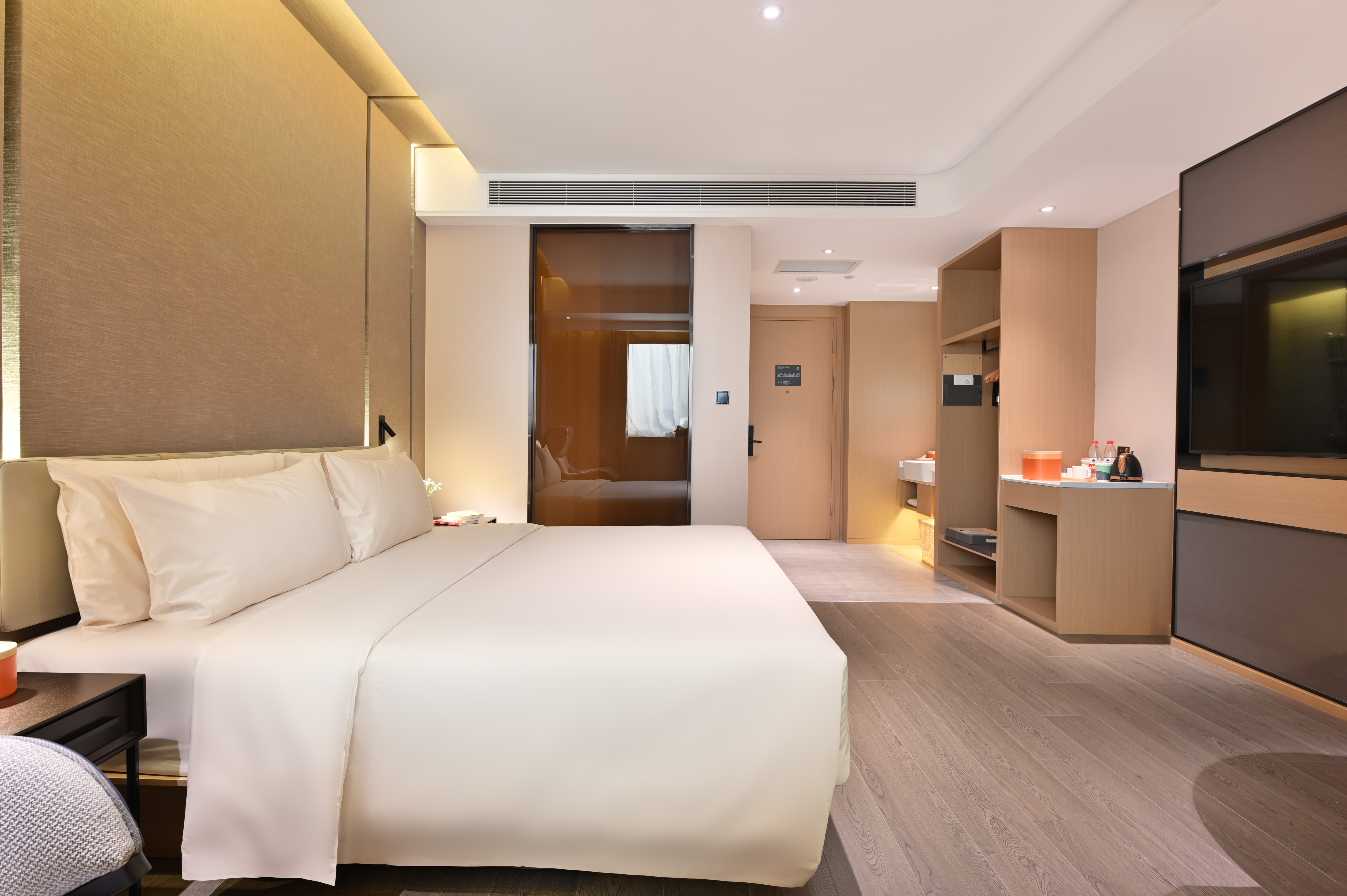 Elegant Double Bed Room (Mobile Screen Casting)