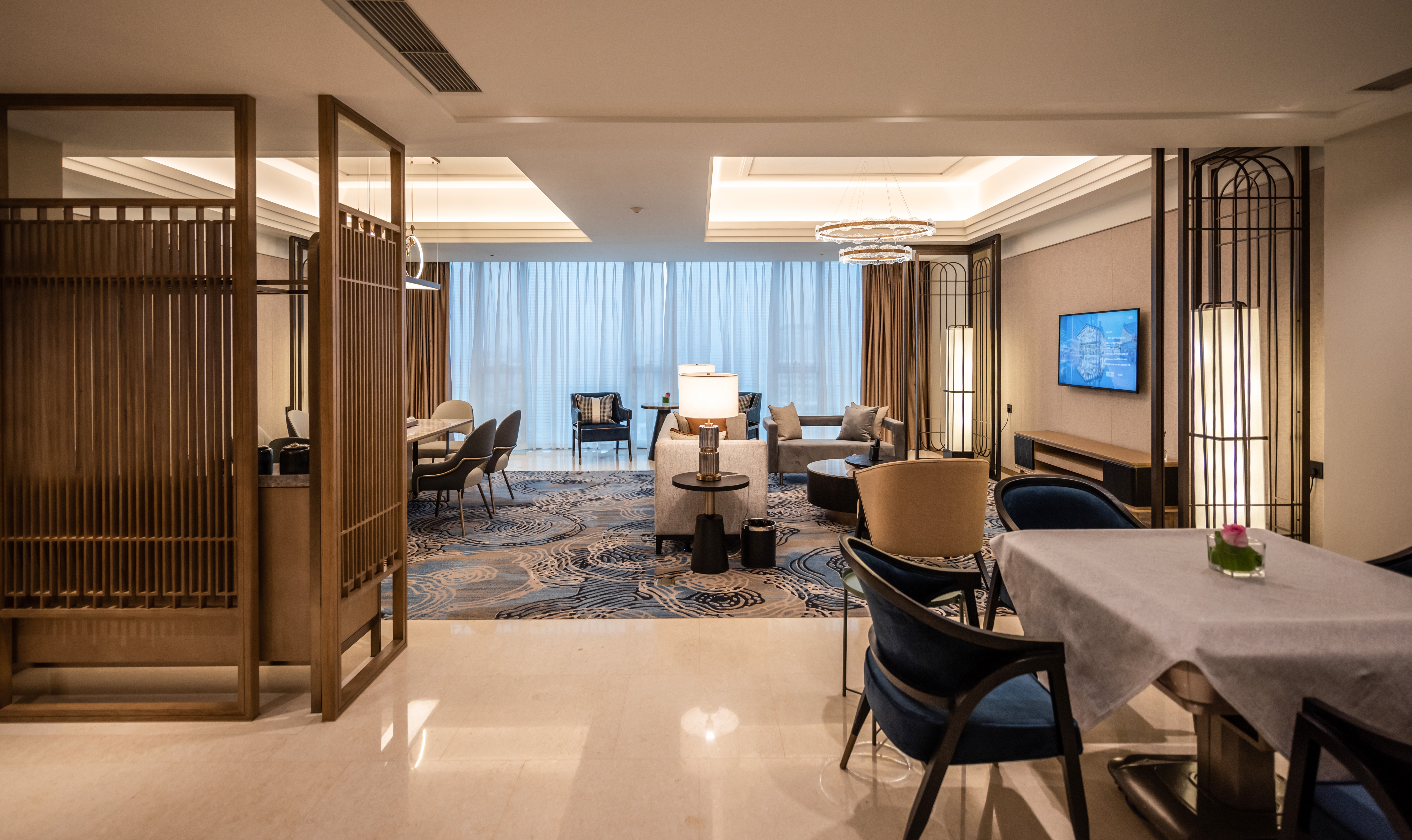 商务楼|双卧家庭房（电视投屏+护颈枕+德国高端衞浴）