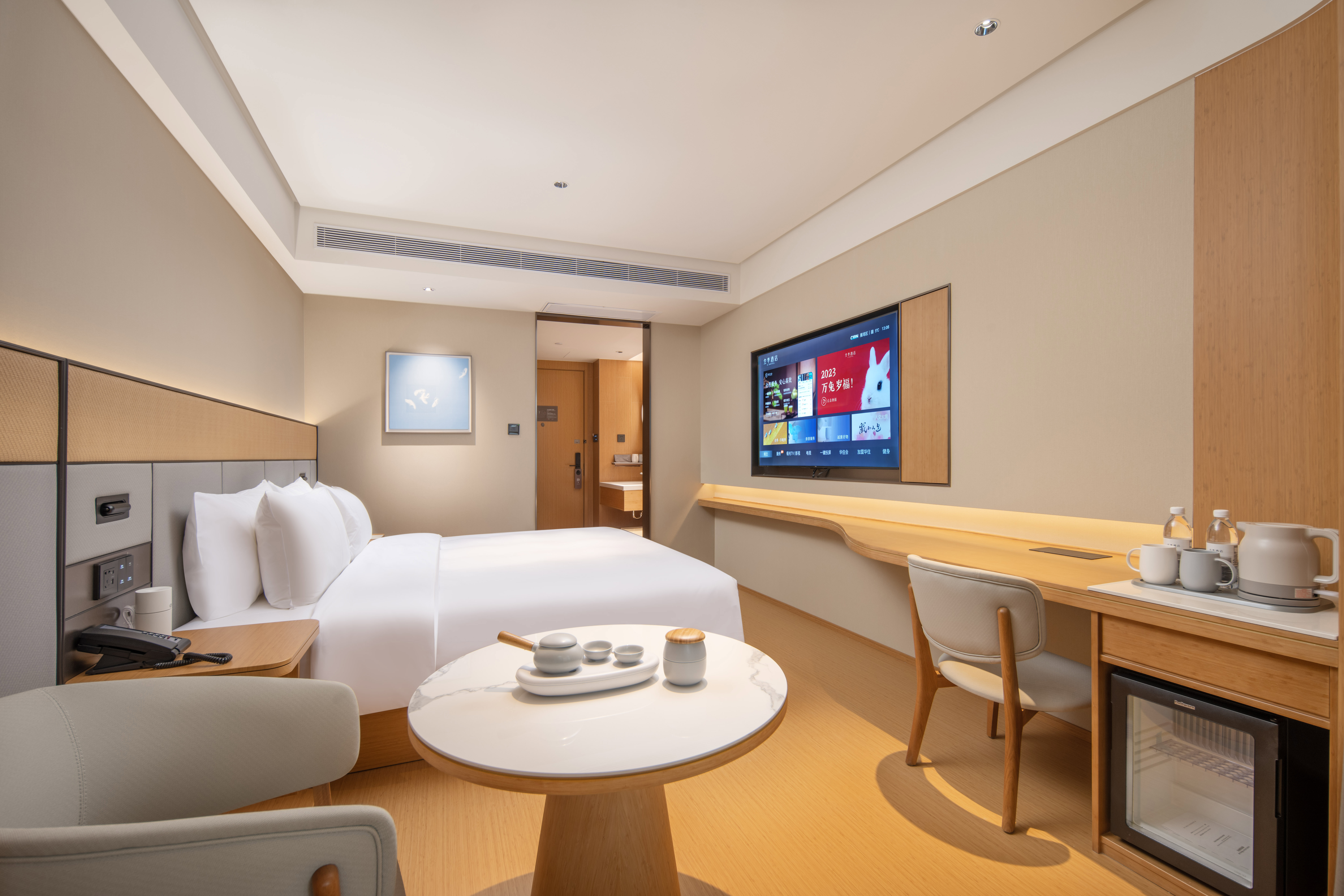 高级大床房【金可儿床垫?65寸电视投屏?小冰箱】