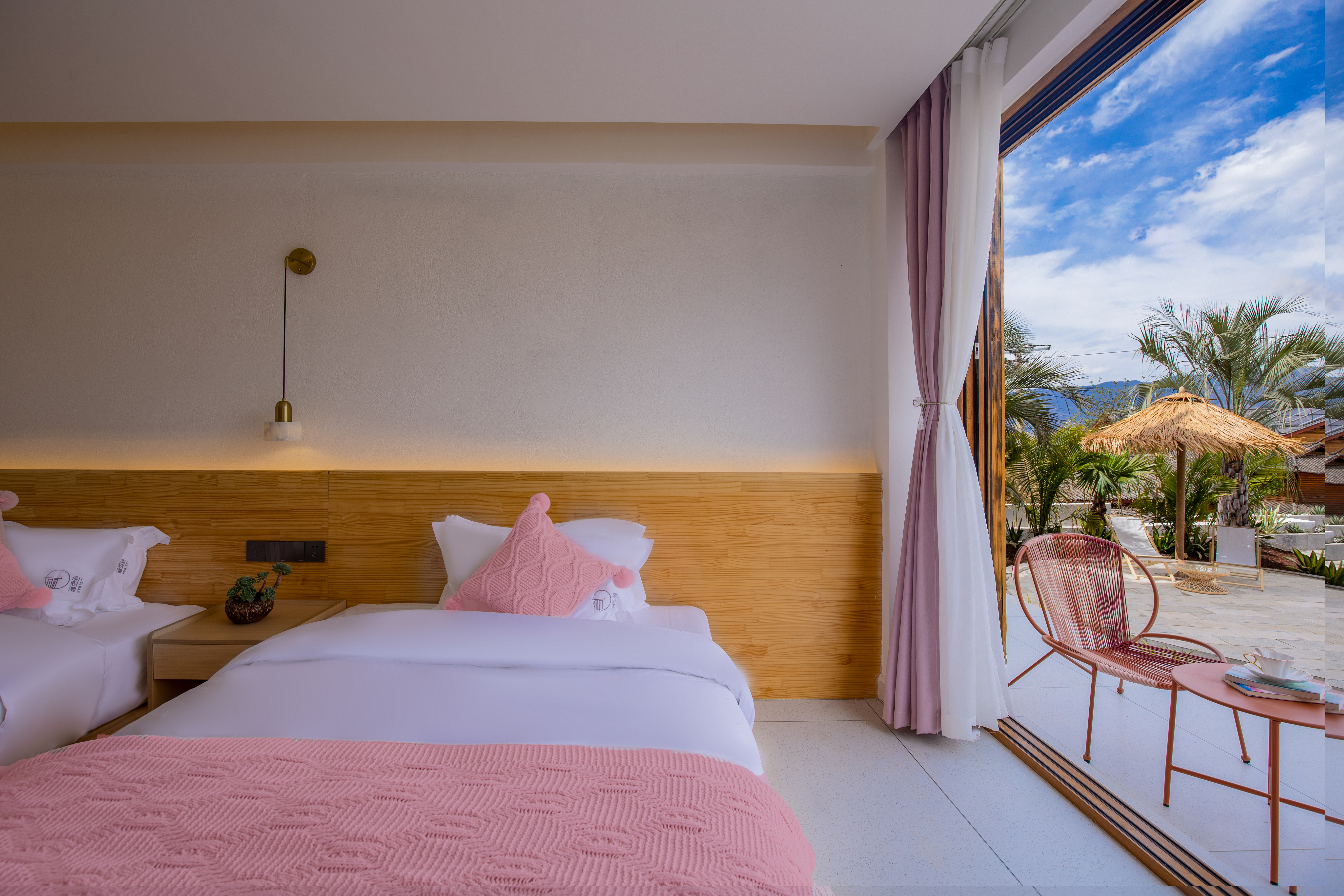 Summer Lakeside Twin Room(island style courtyard)