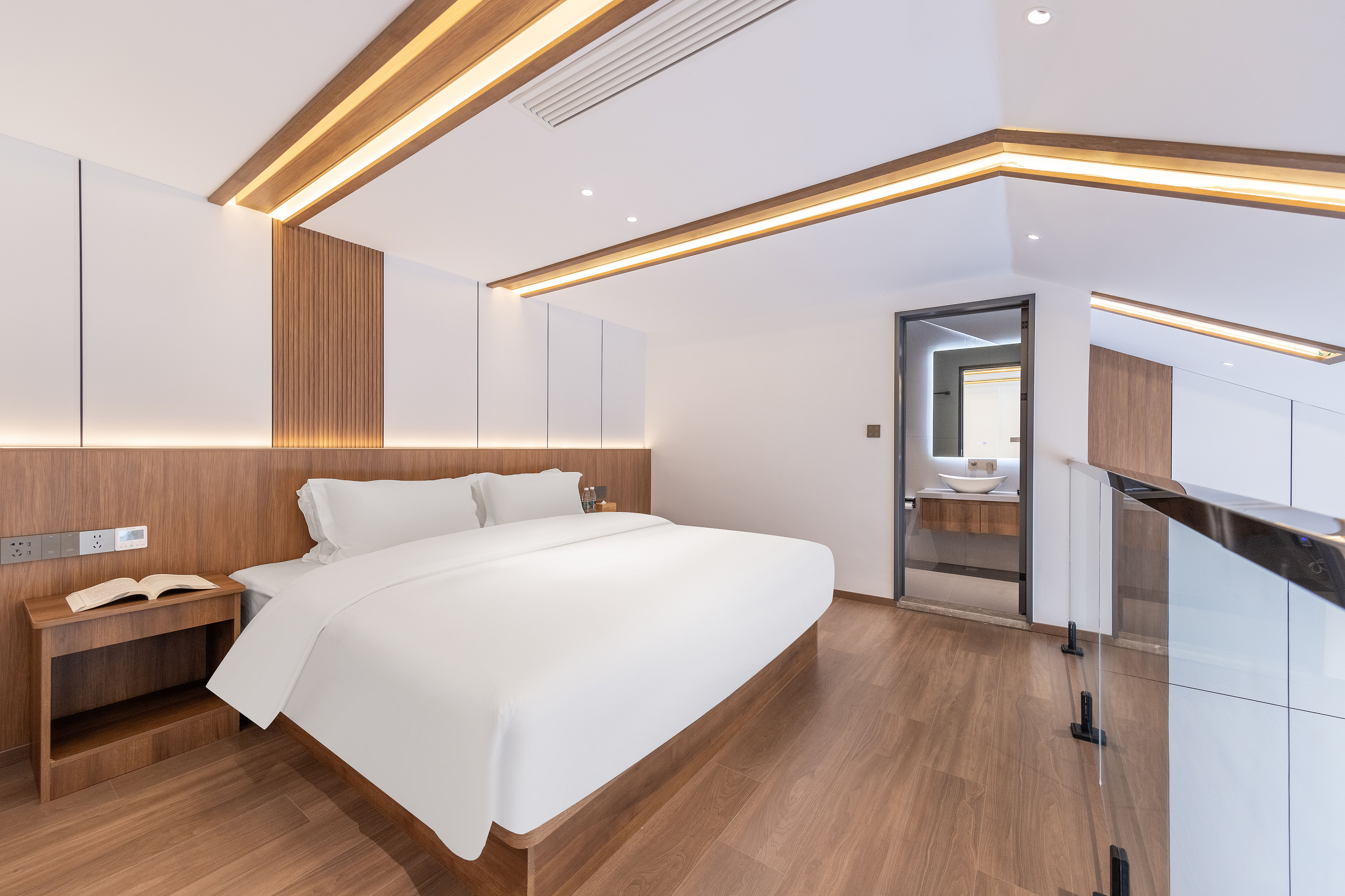 Azure Cloud Family Duplex Suite (Smart Voice Control + Smart Toilet + Bathroom Wet-Dry Separation + Floor-to-Ceiling Window)