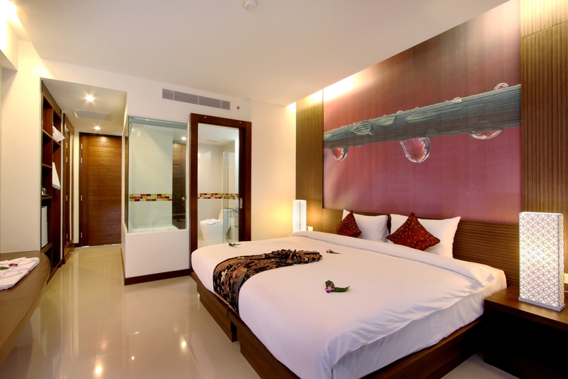 豪華雙人床房 （直通泳池）