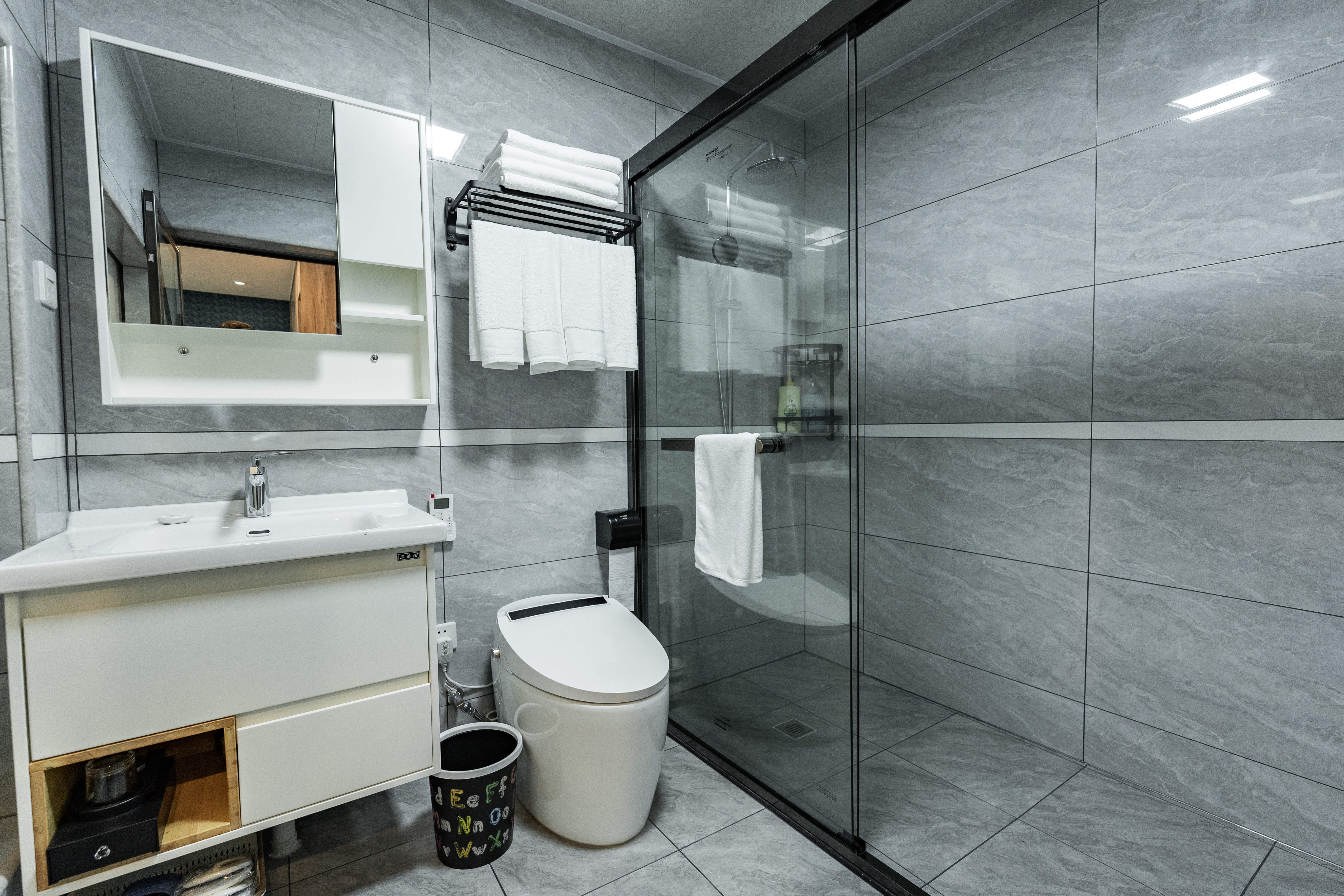 暖心两居室家庭房（带客厅）