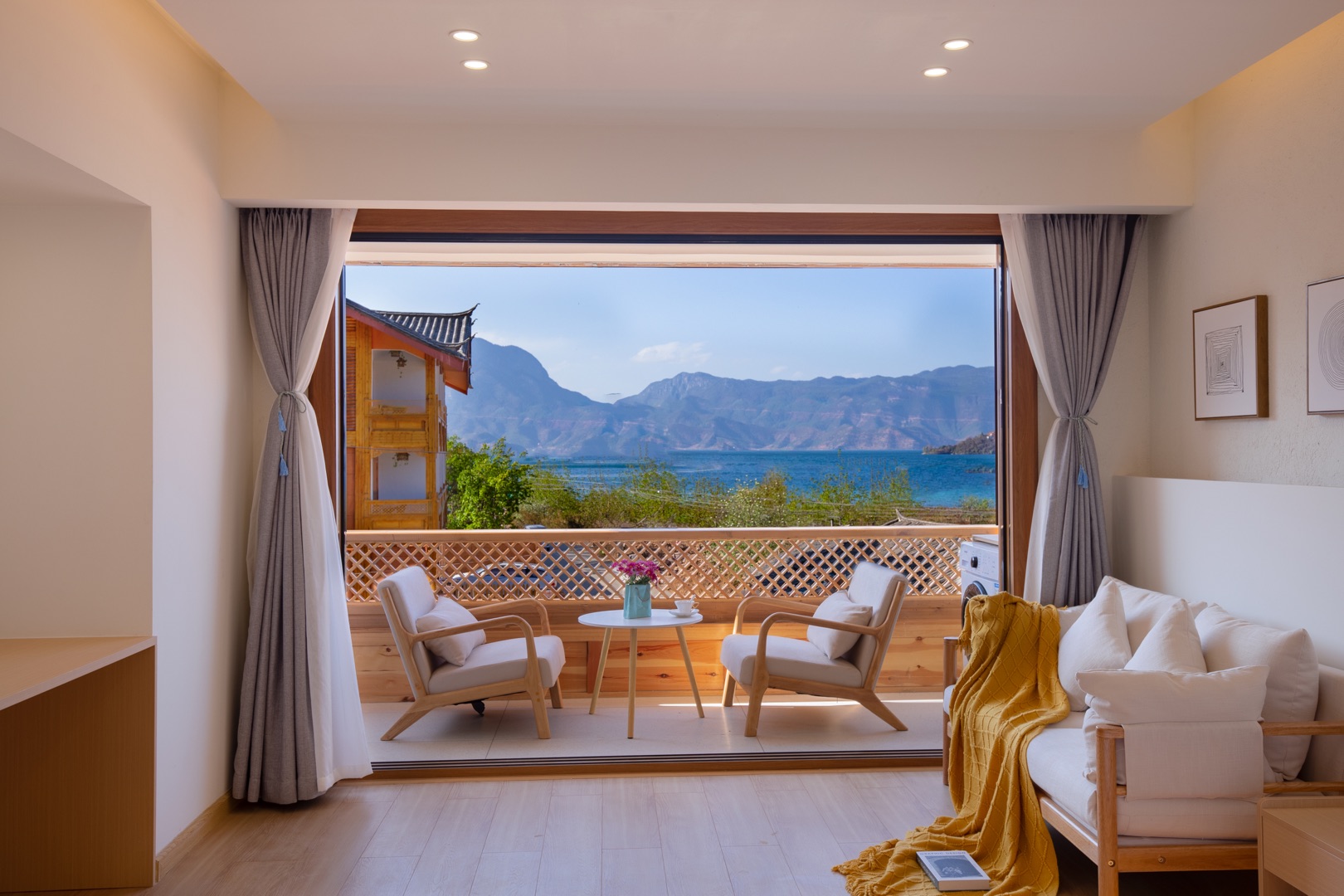 Japanese-Style Zen Elegant Courtyard Room - Lake-View (2 beds)