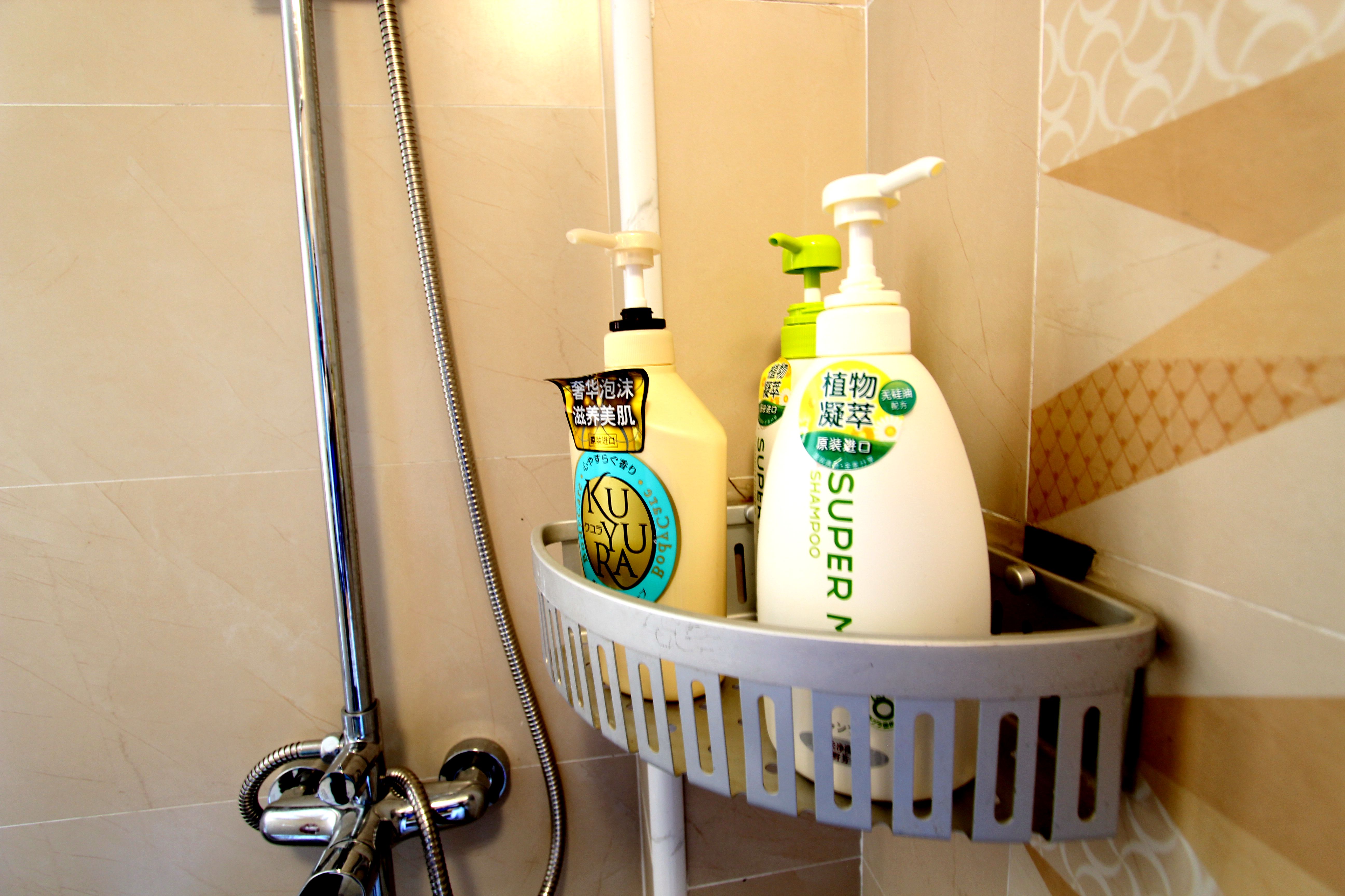 Tingjia Featured Cozy Room