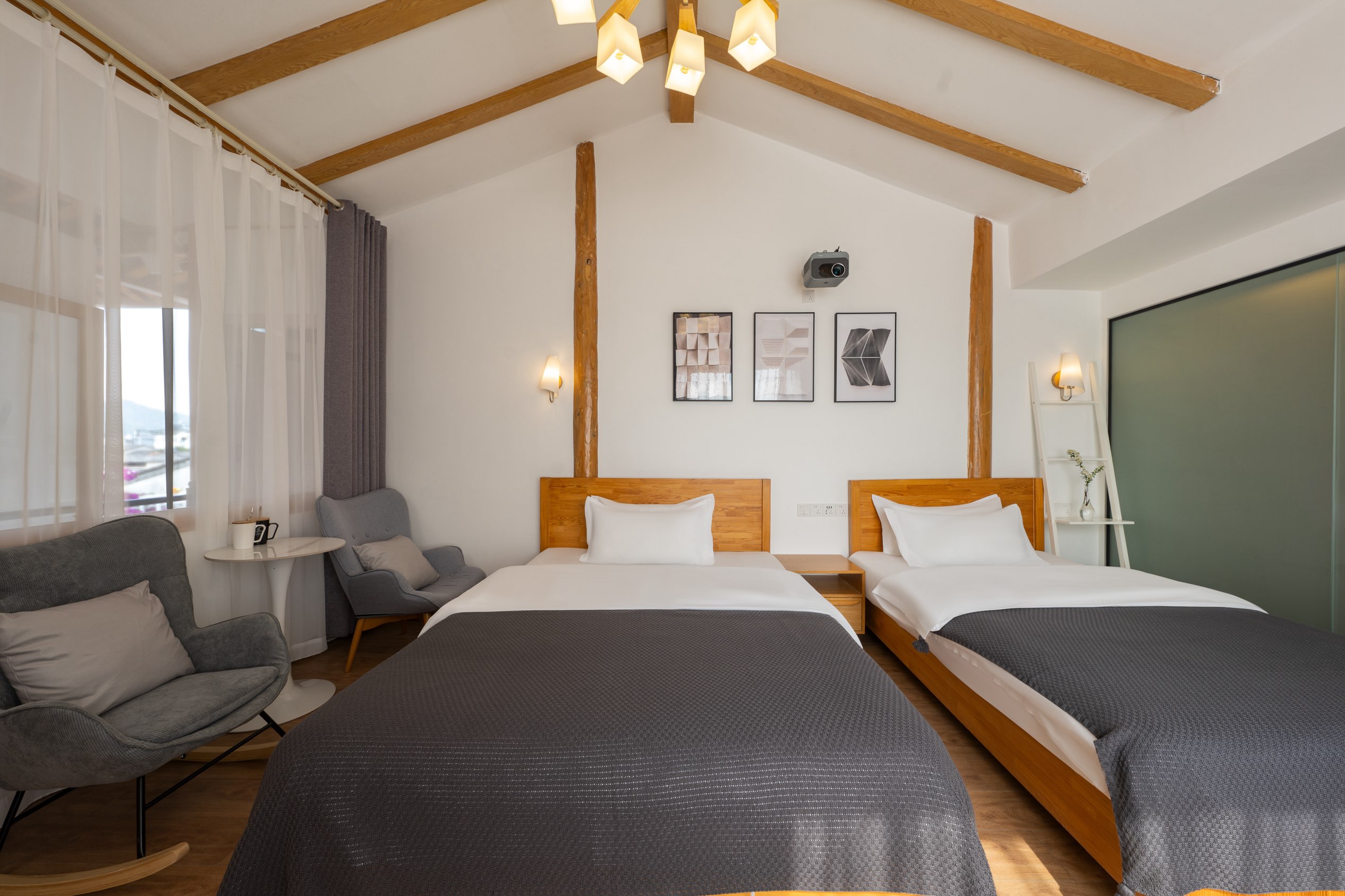 輕奢影音家庭房