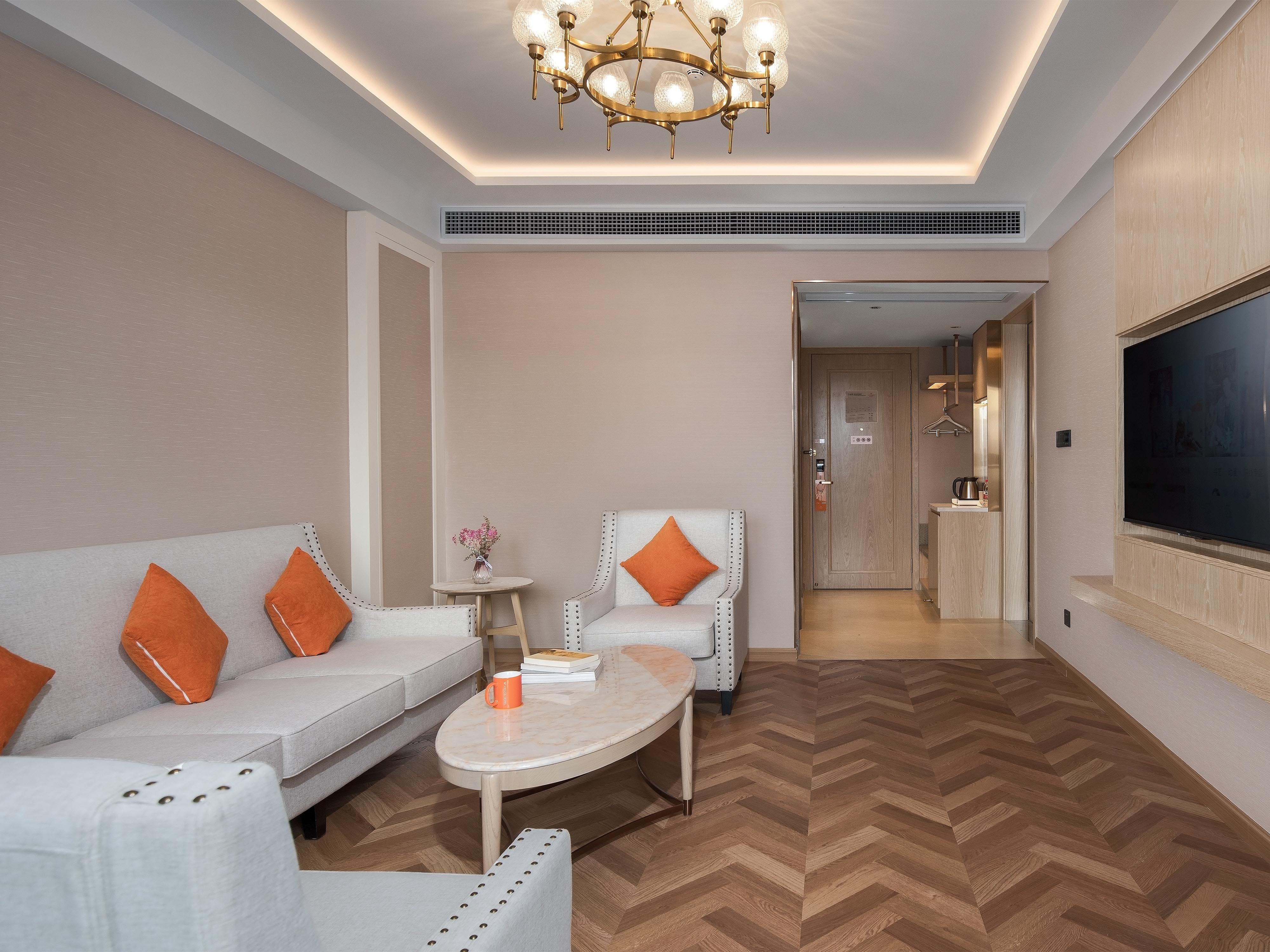 豪华套房（语音客控+独立客厅+小冰箱+定制茶具）