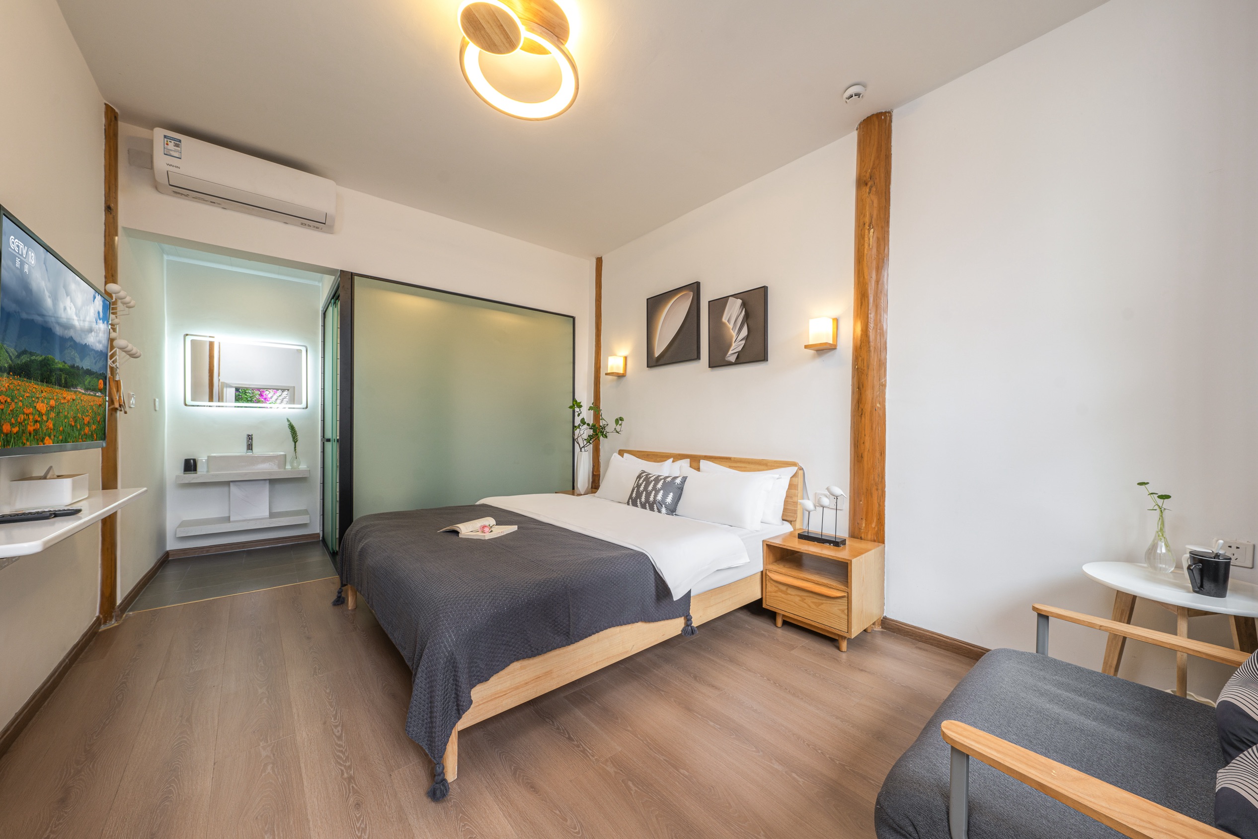 輕奢庭院大床房