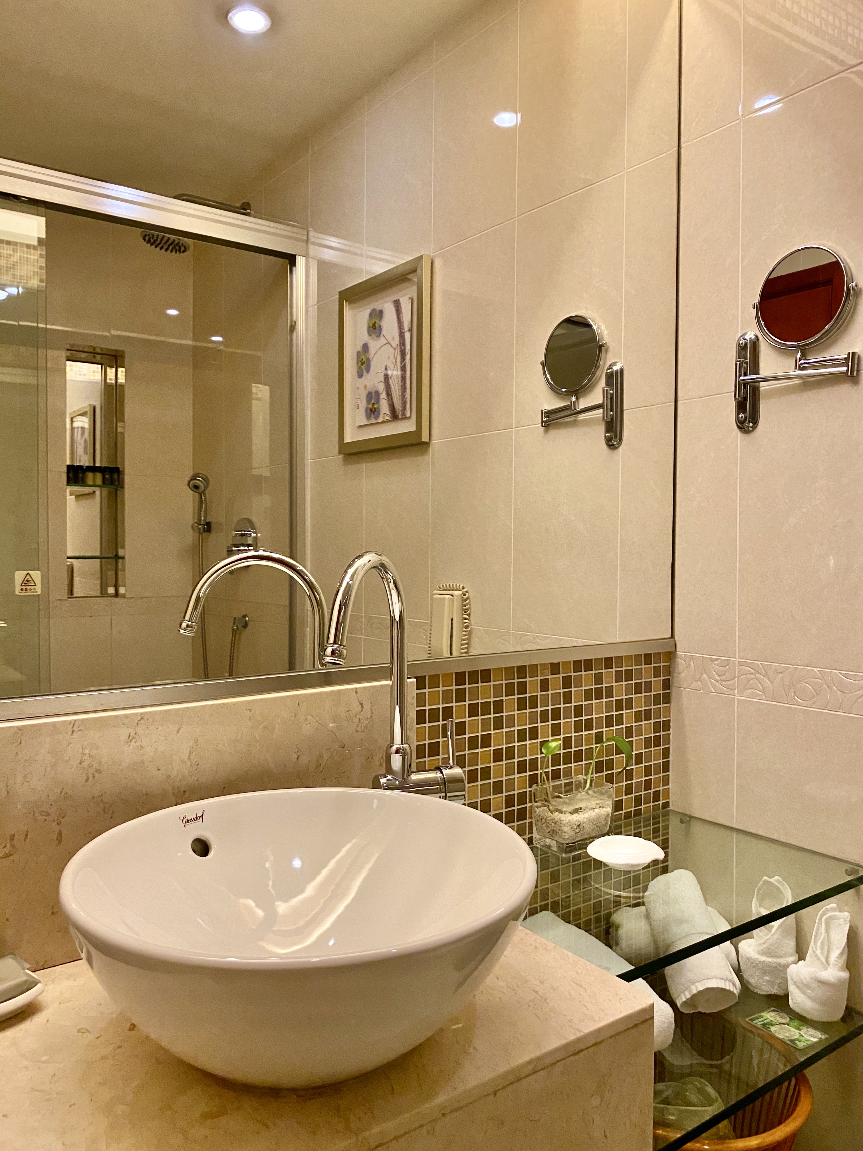 南园高级山景大床房