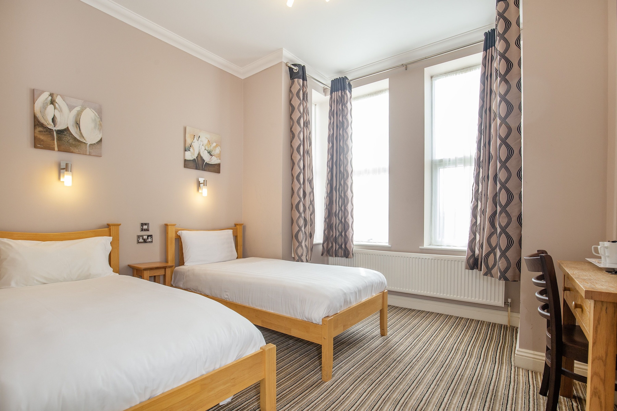 标准双人房（2 张单人床）