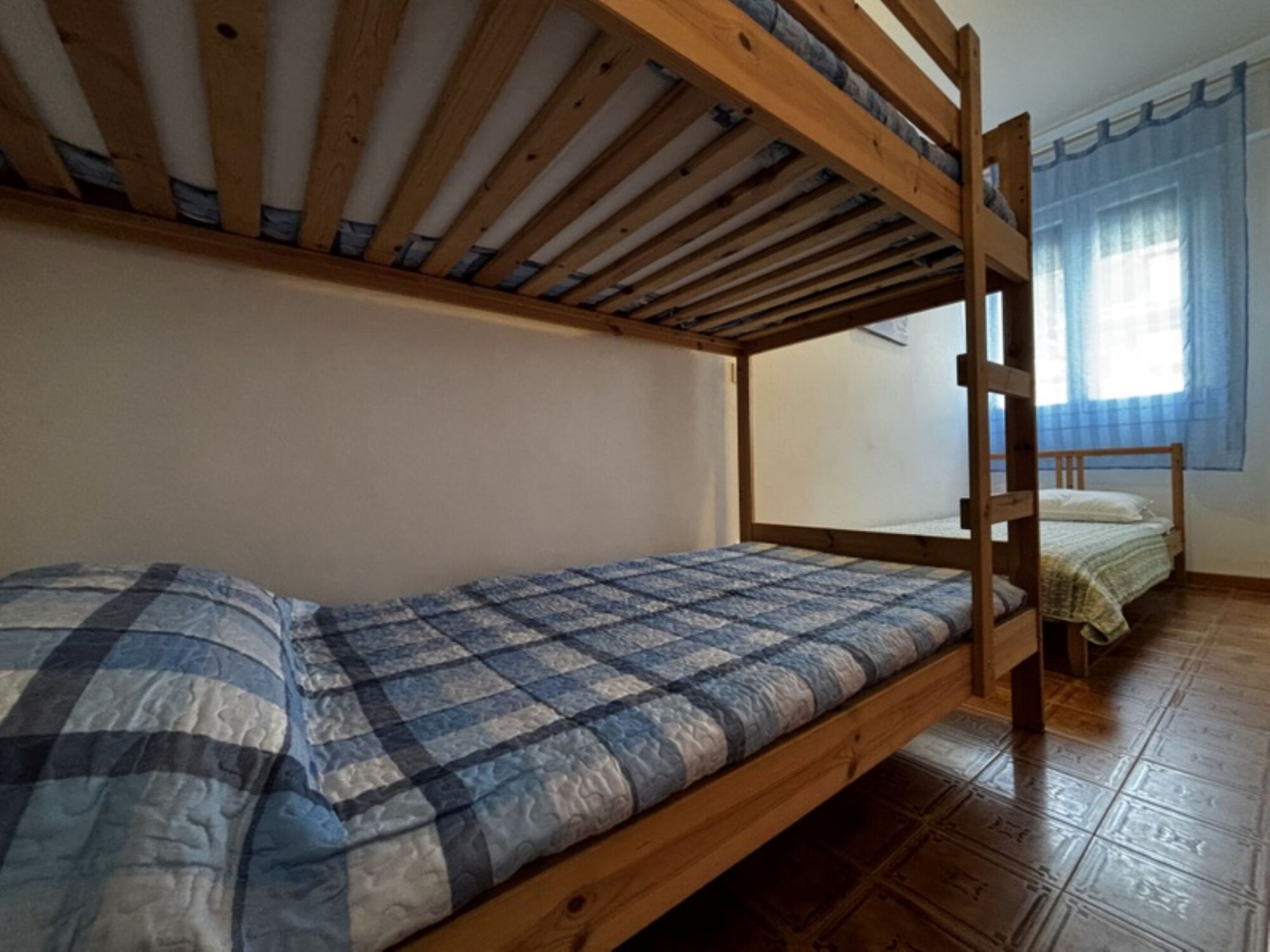 带阳台的花园景两卧室公寓