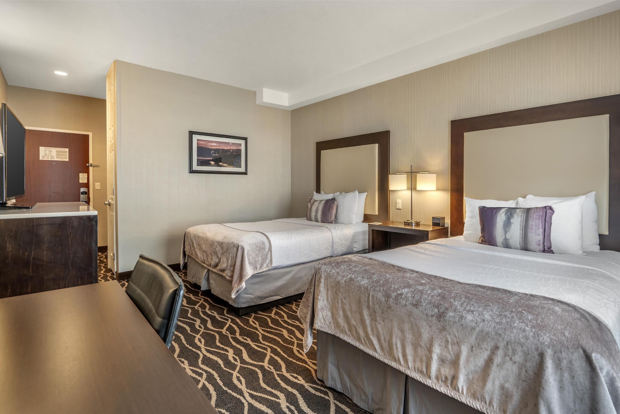 客房， 2 张双人床， 无烟房