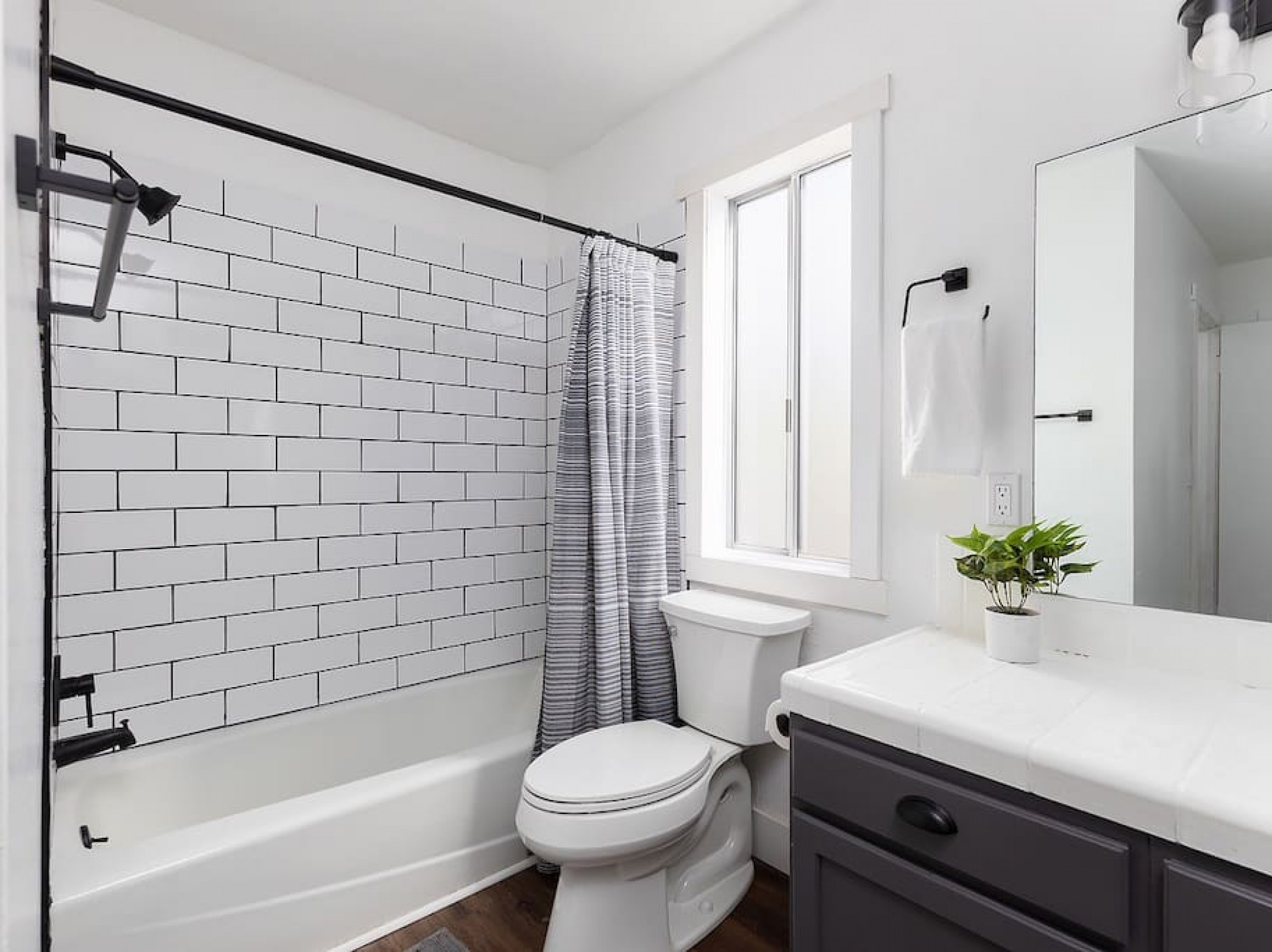 Magical Mountain Views And Cozy Gatherings-Enchanting Retreat