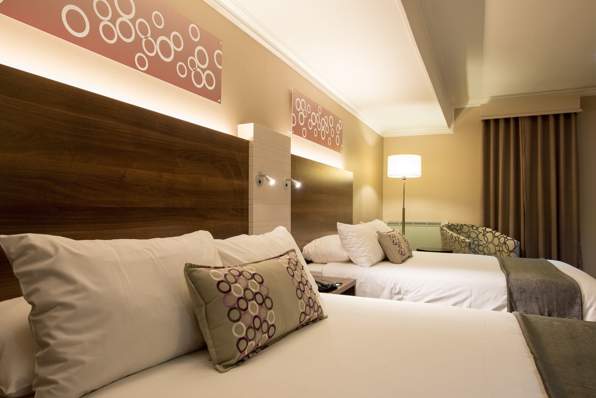 豪华房，2张大床，无烟，花园景（Silverbirch 双人 4*）