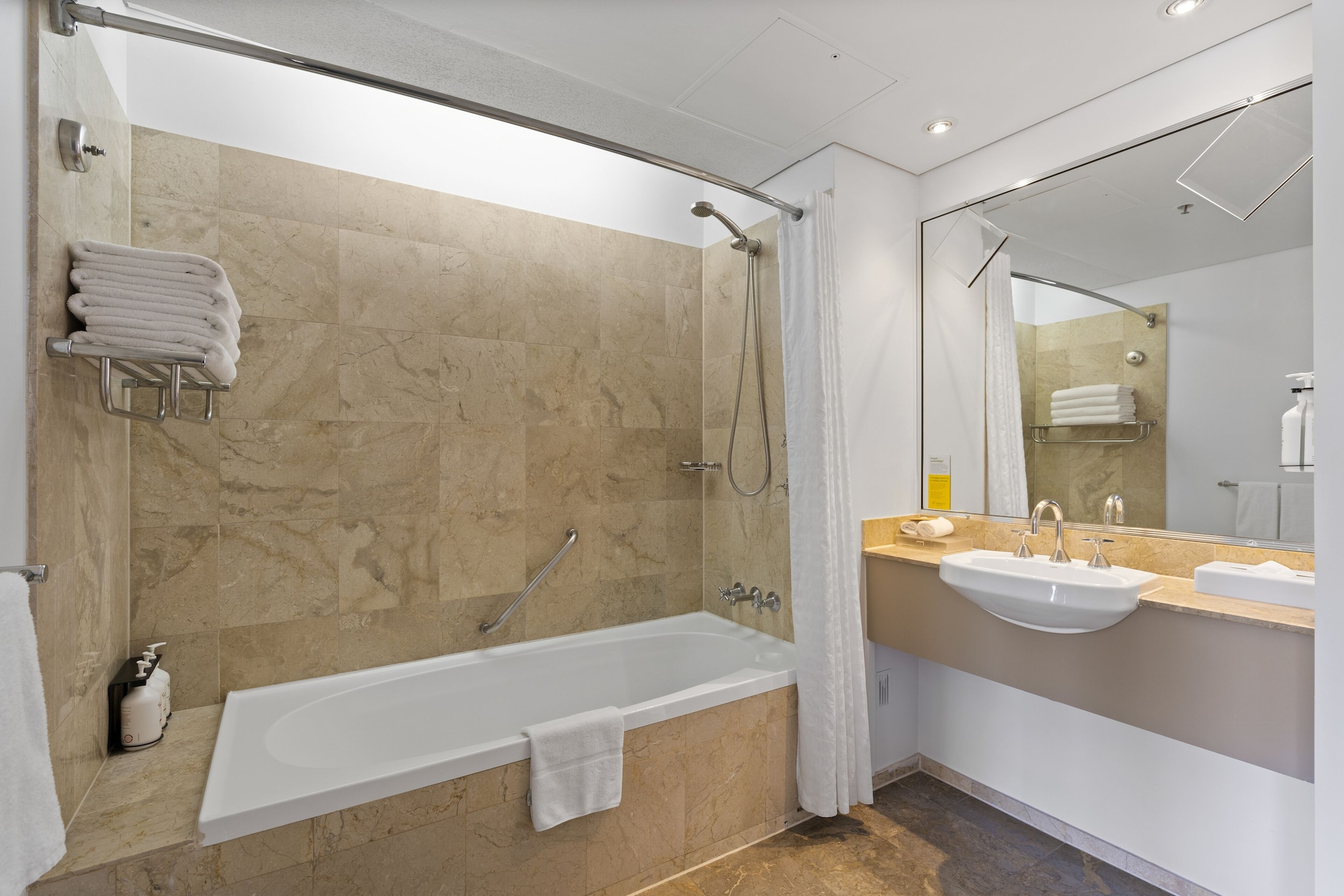 城景一卧室特大床公寓