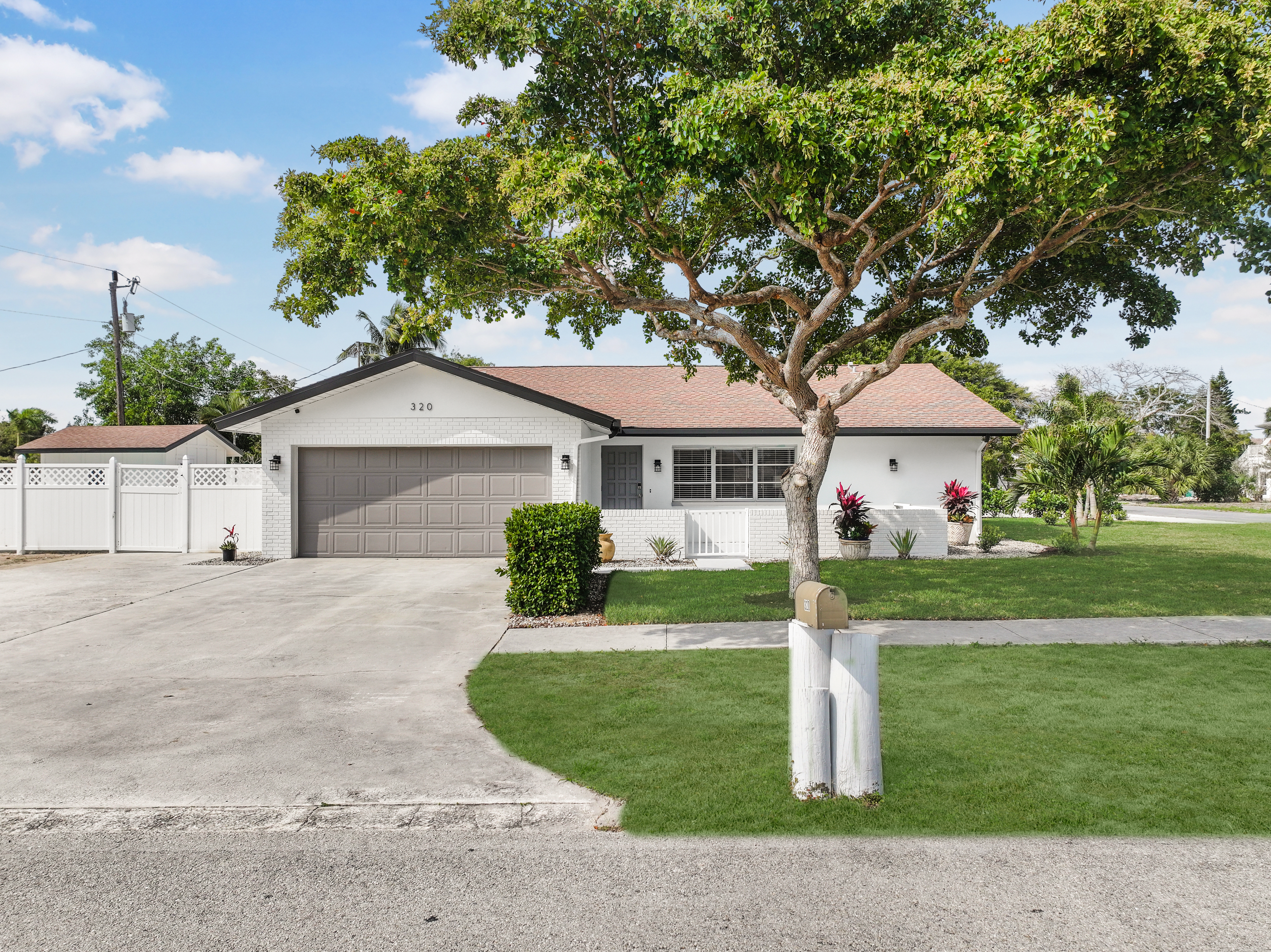 带户外厨房和游戏区的热带绿洲-舒适宜人