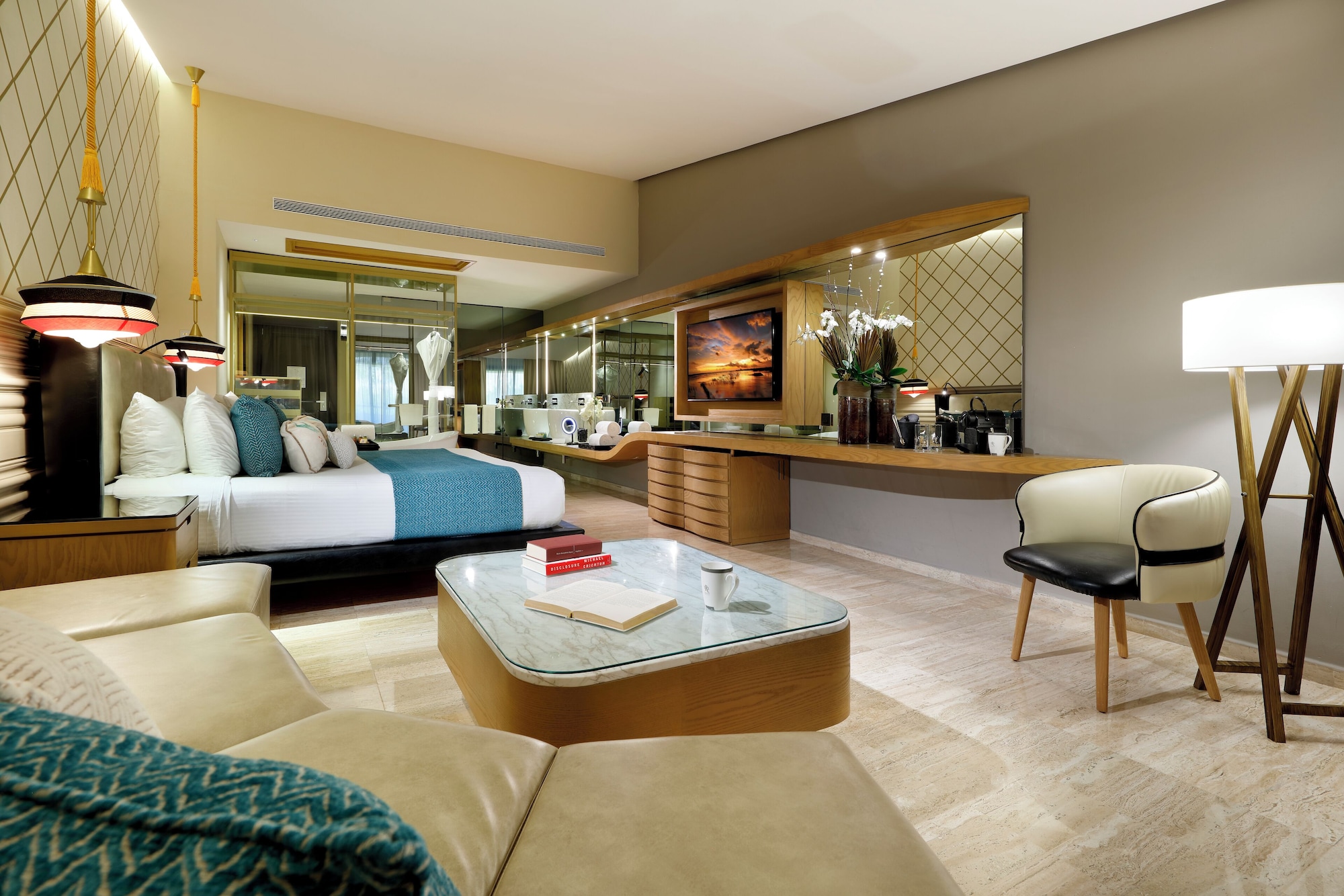 池畔小型套房 - 带按摩浴缸露台