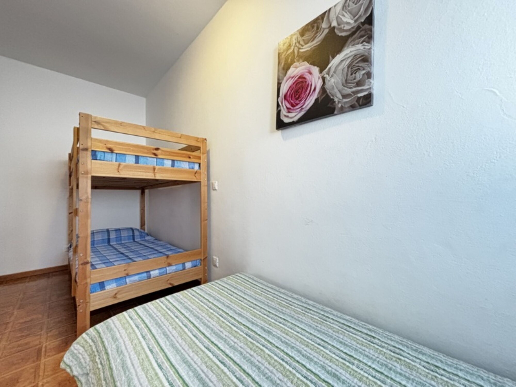 带阳台的花园景两卧室公寓