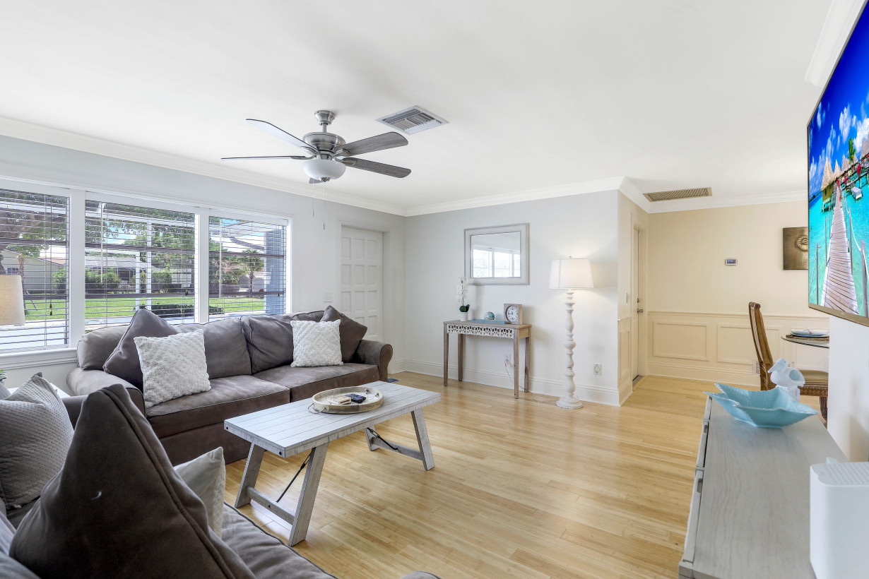 带户外厨房和游戏区的热带绿洲-舒适宜人