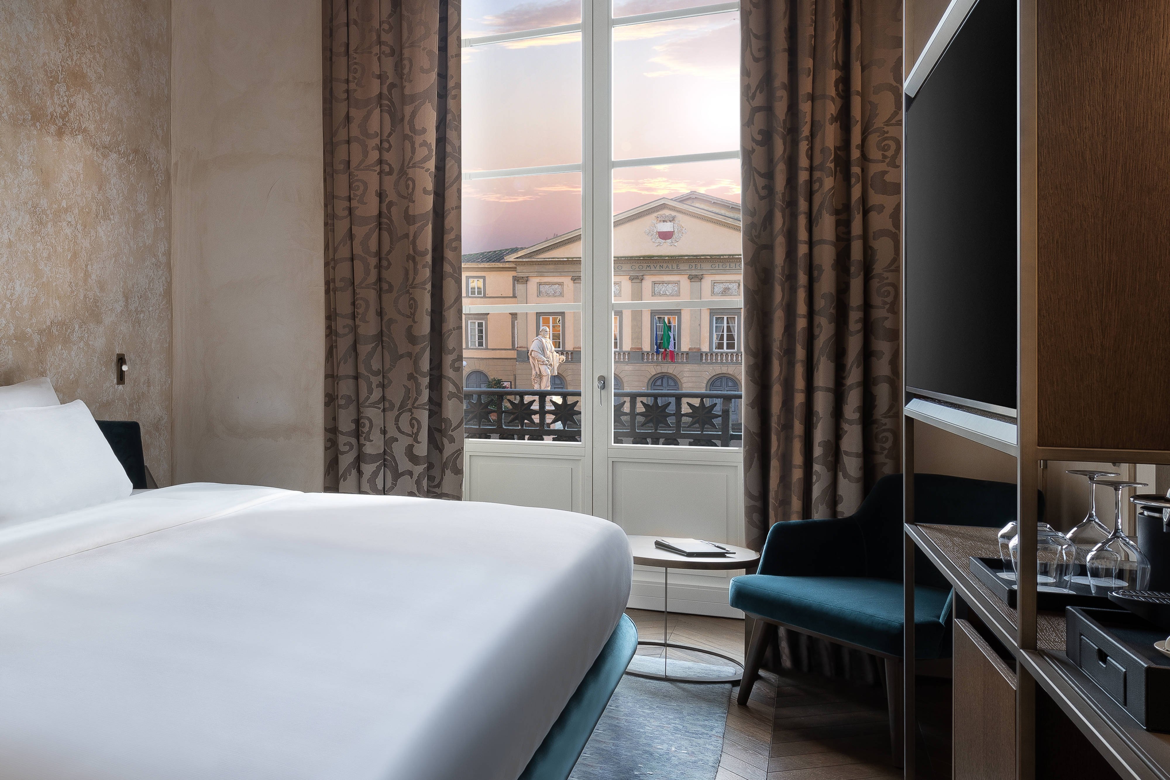 城景阿勒格罗特大床房（带阳台）