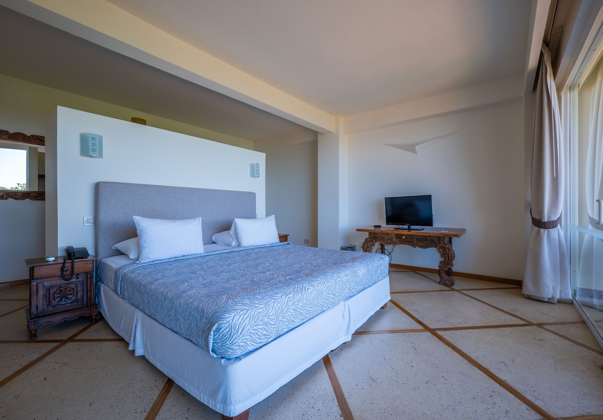 尊贵日出海景房