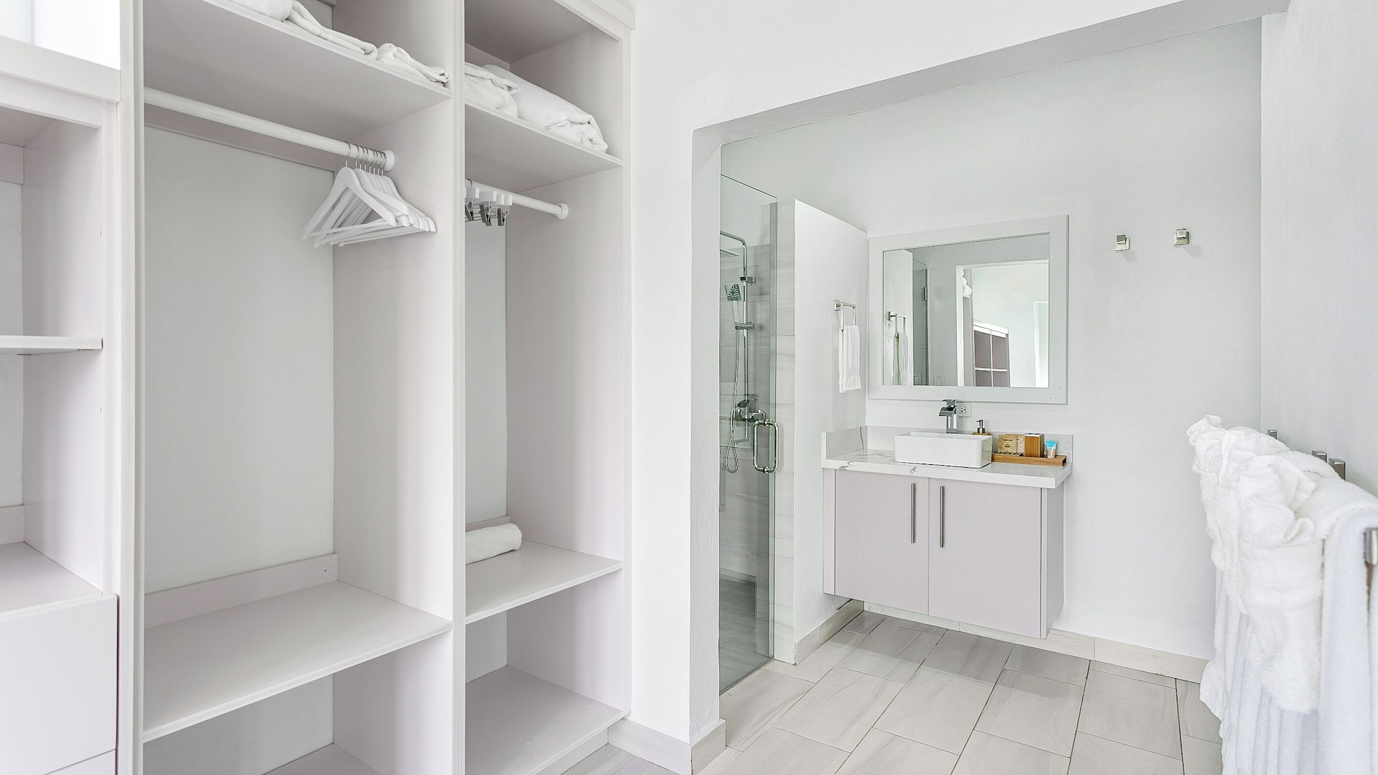 豪华部分海景套房 - 带庭院