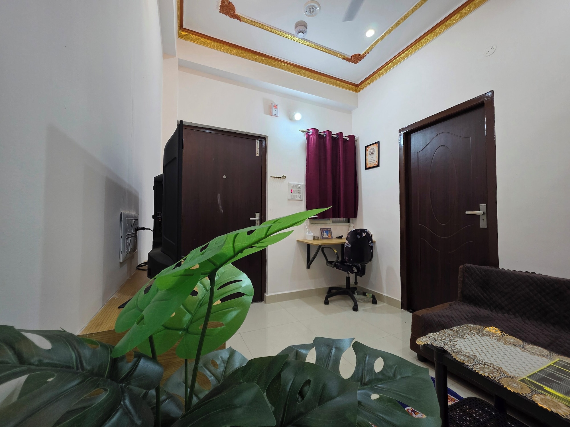 奢华公寓， 多张床， 阳台， 城市景观