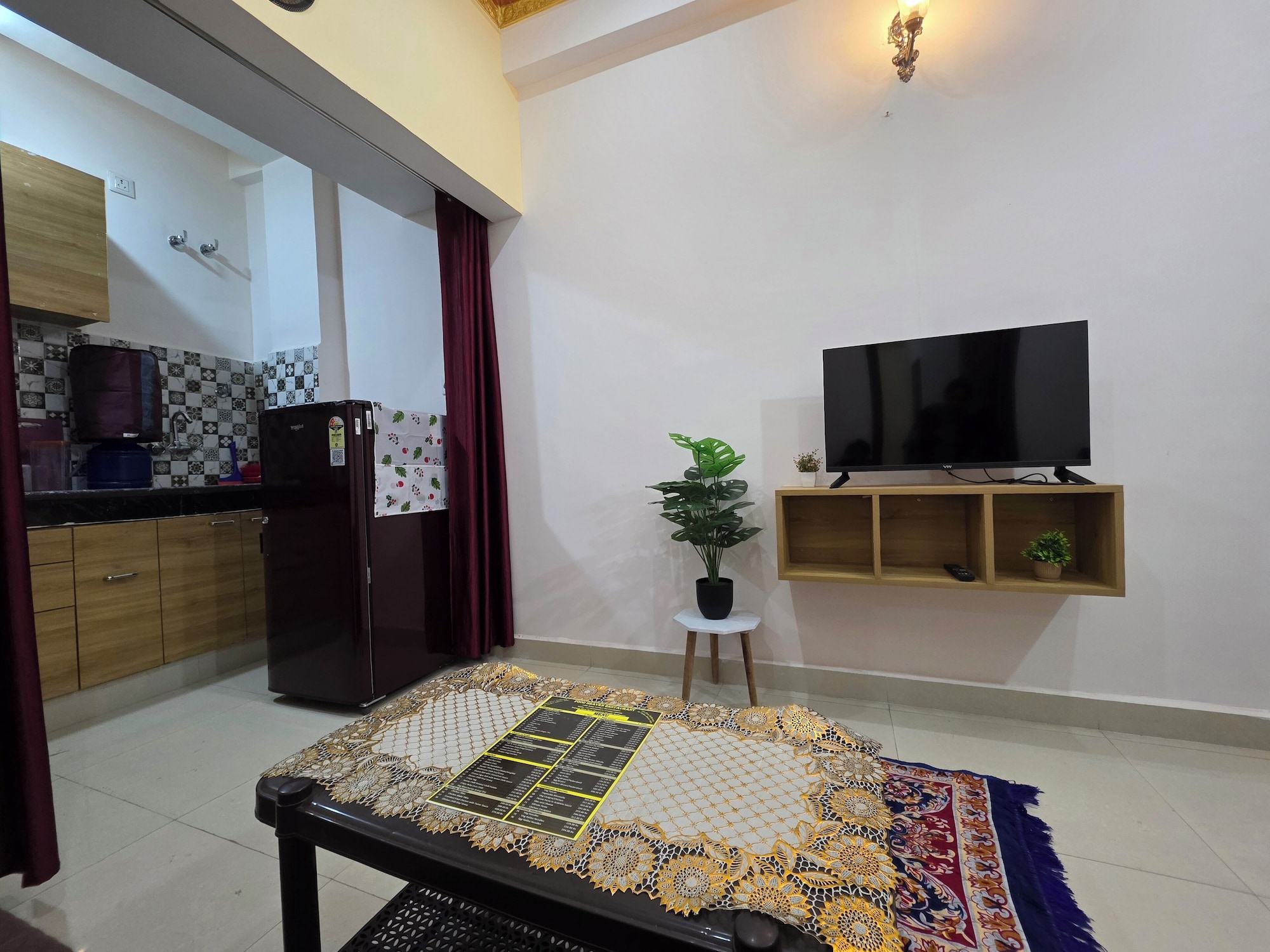 奢华公寓， 多张床， 阳台， 城市景观