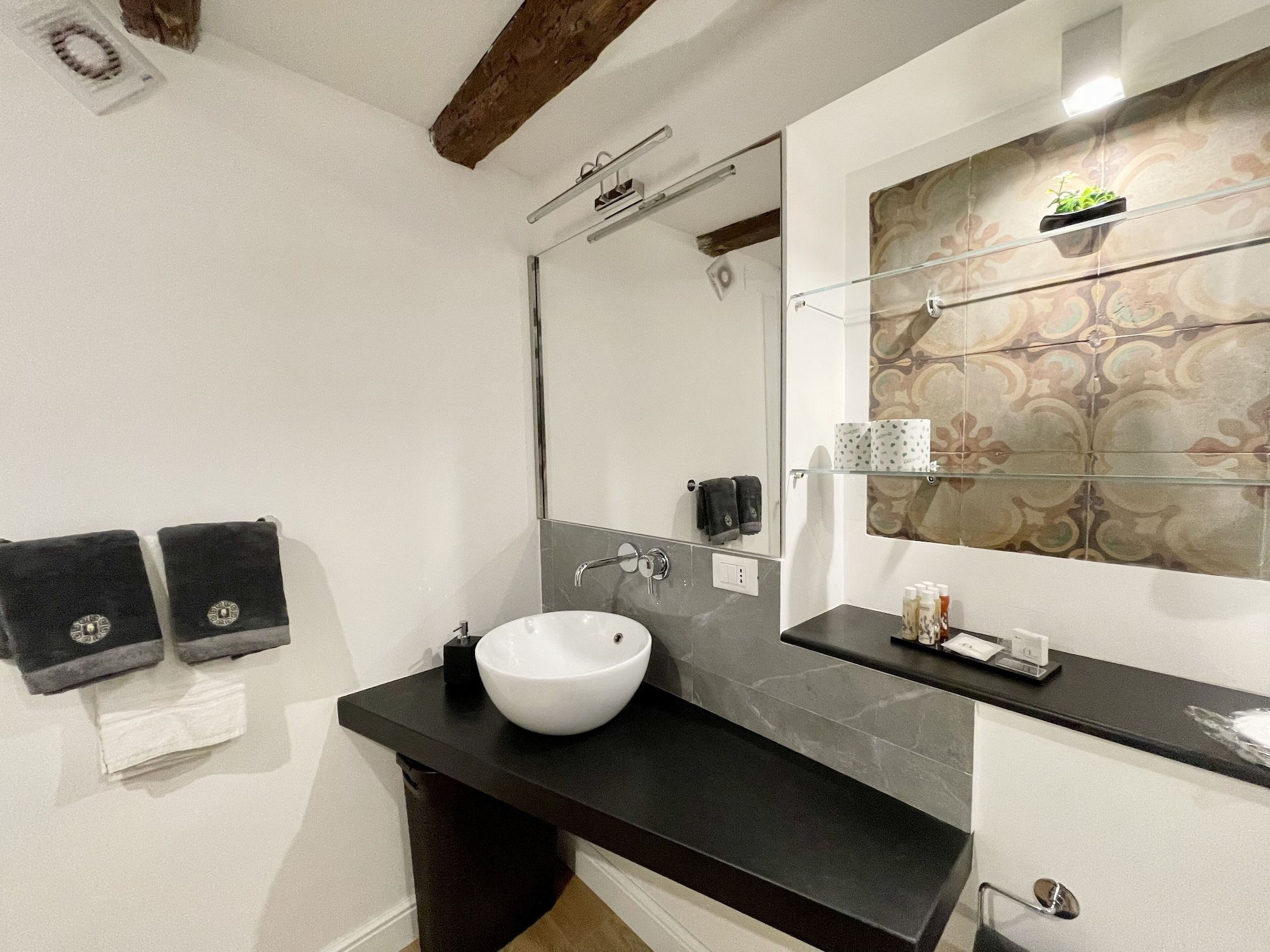 Exclusive Apartment, 1 Bedroom, Kitchen, Mezzanine