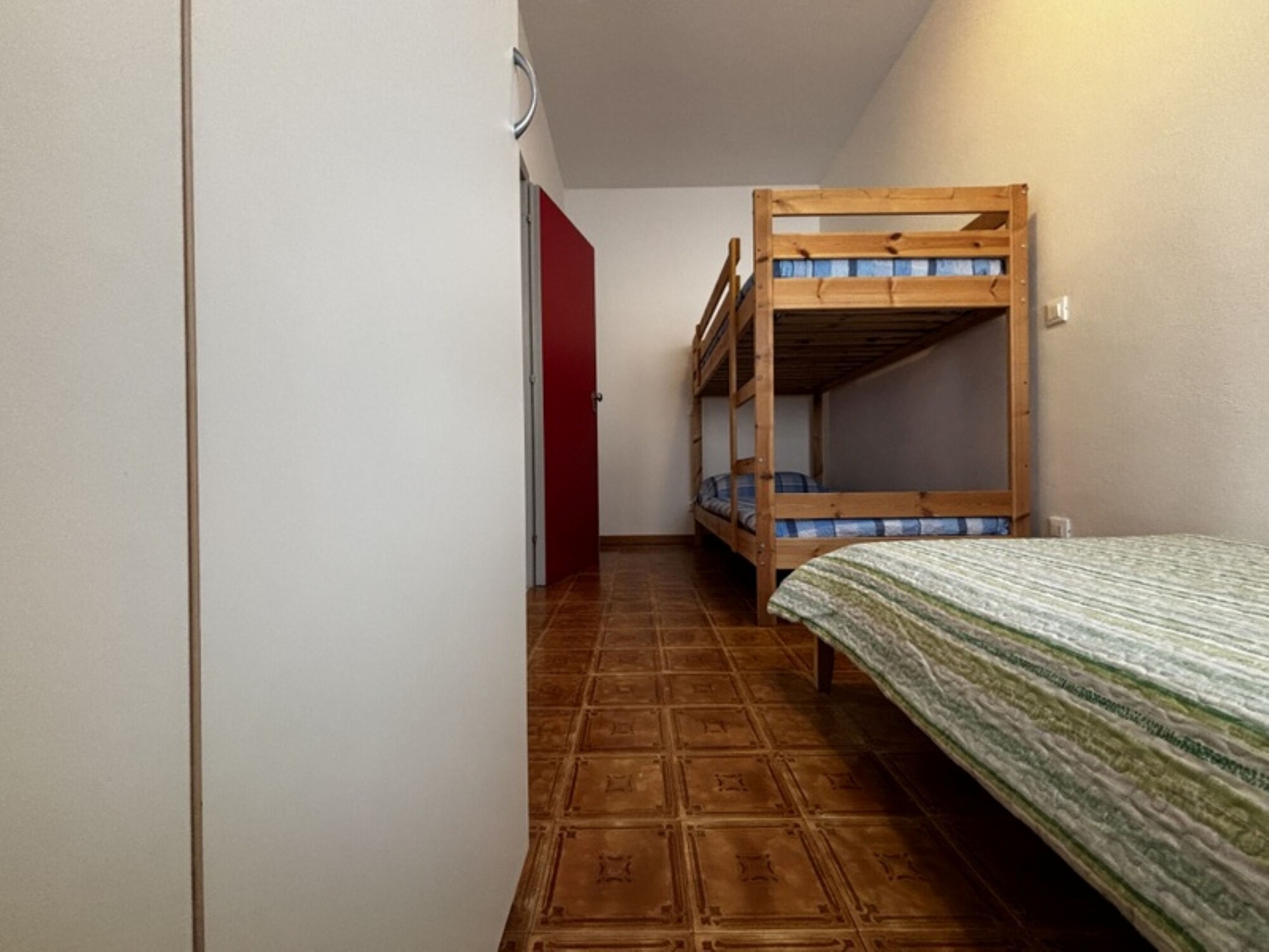 带阳台的花园景两卧室公寓