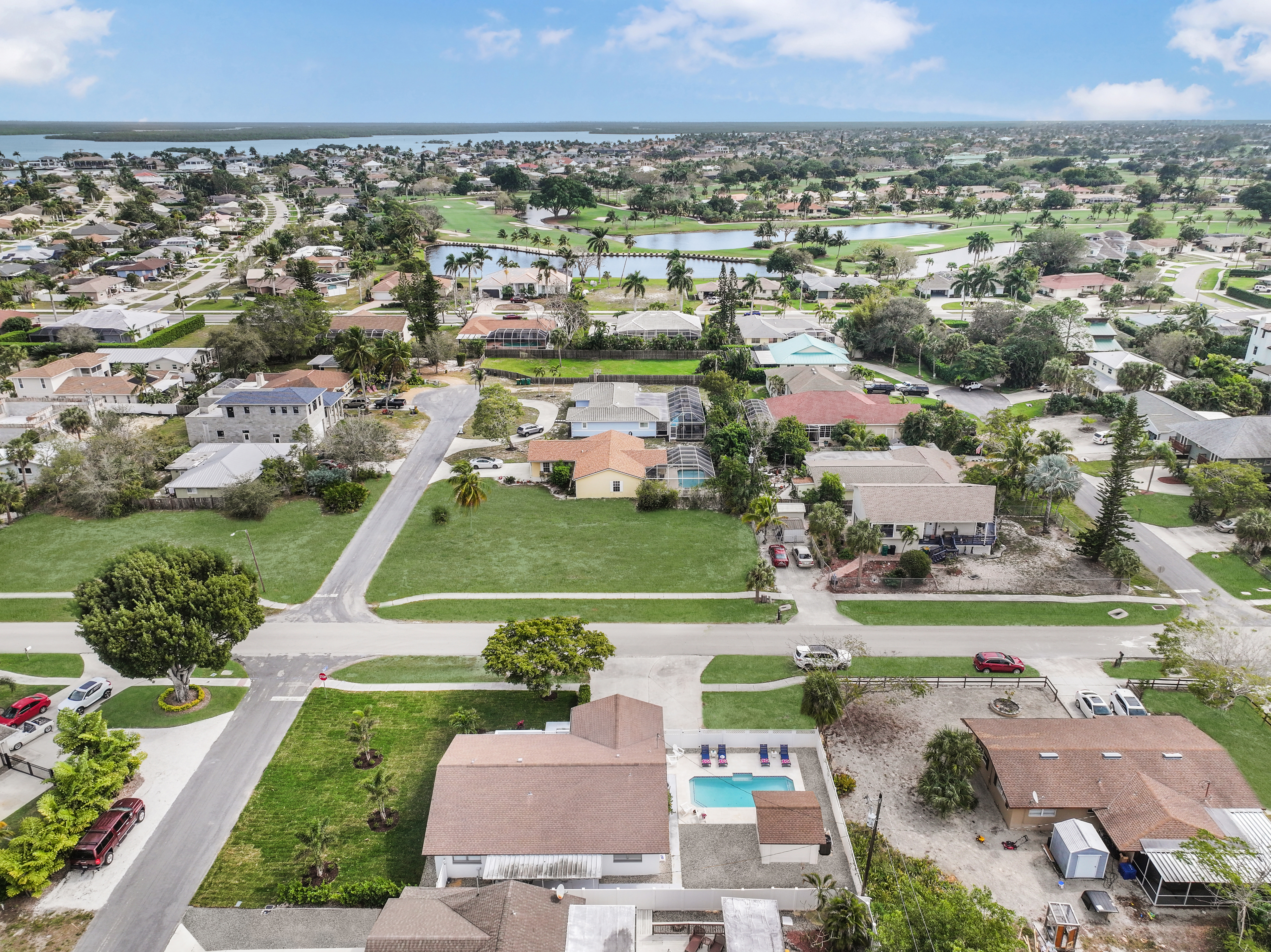 带户外厨房和游戏区的热带绿洲-舒适宜人