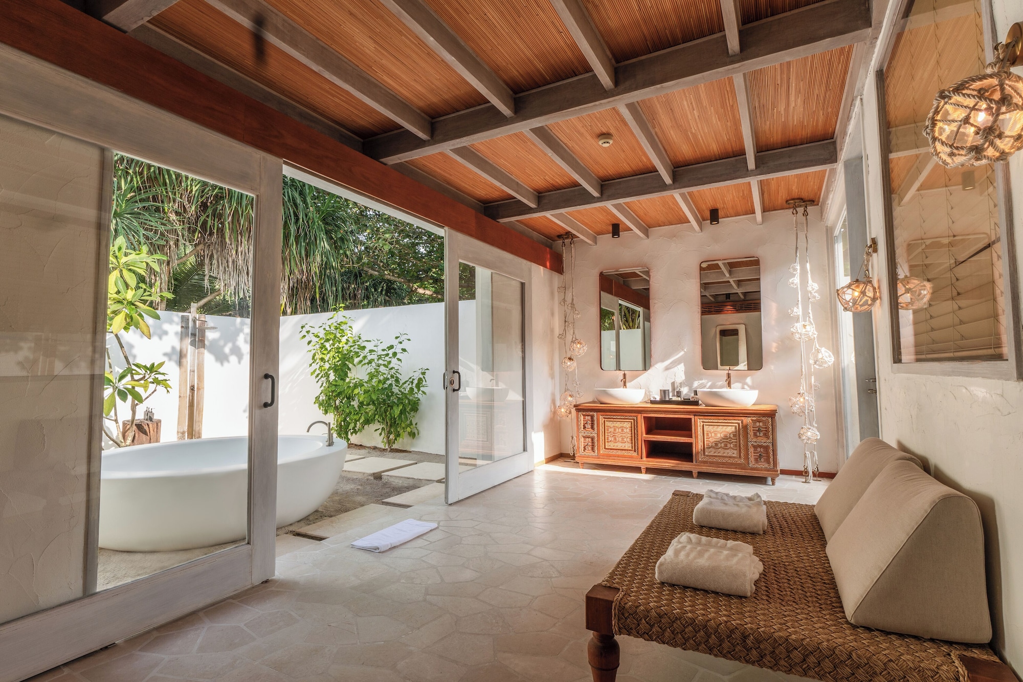 海滩日落别墅 - 带泳池