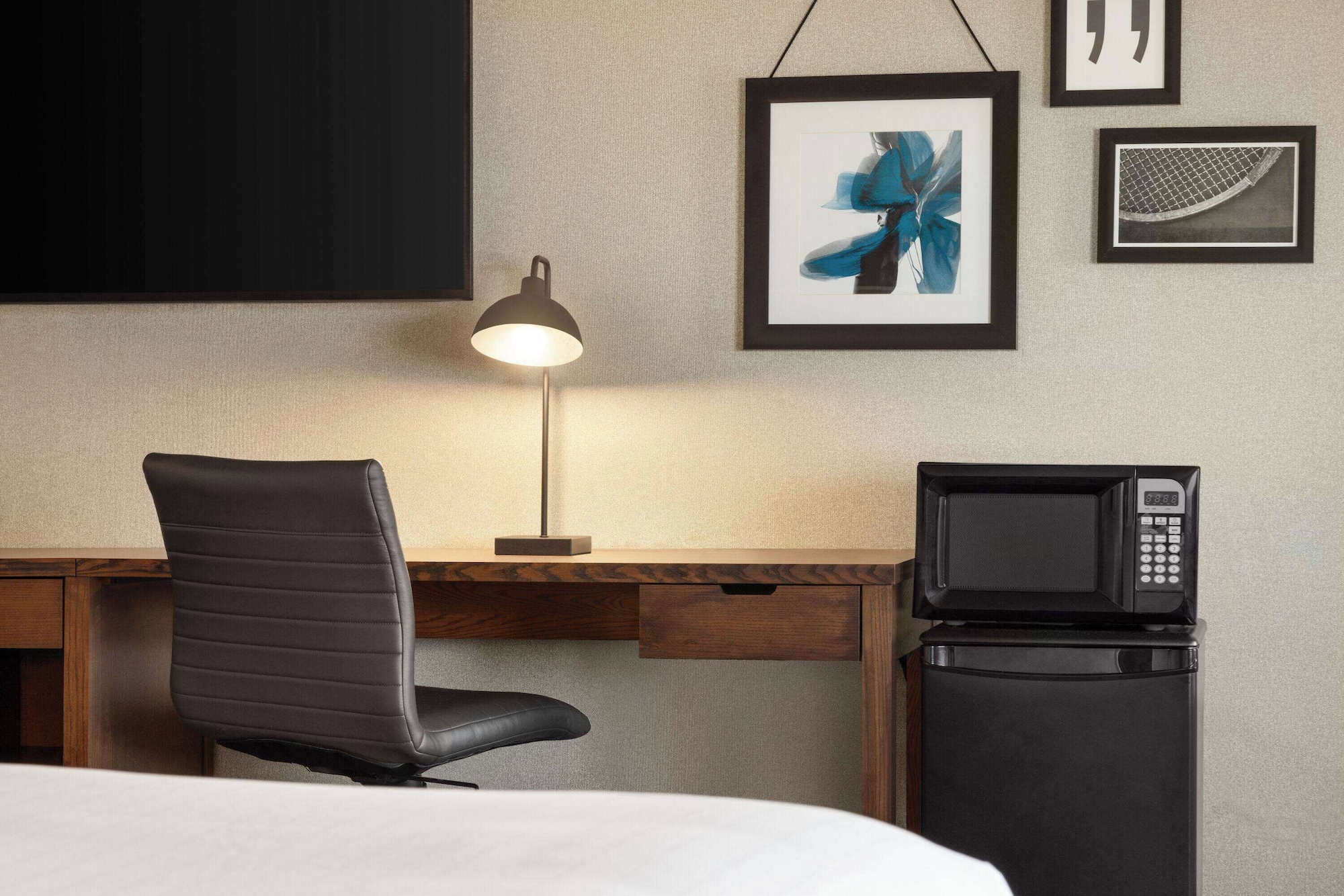 1张特大床，瀑布景观，禁烟