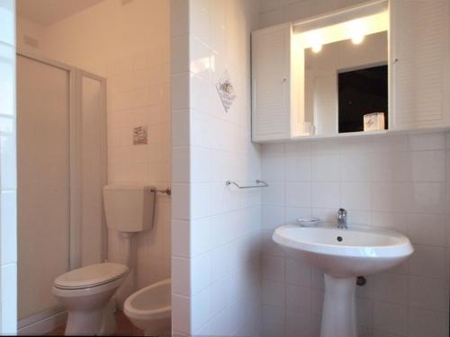 带露台的四卧室公寓