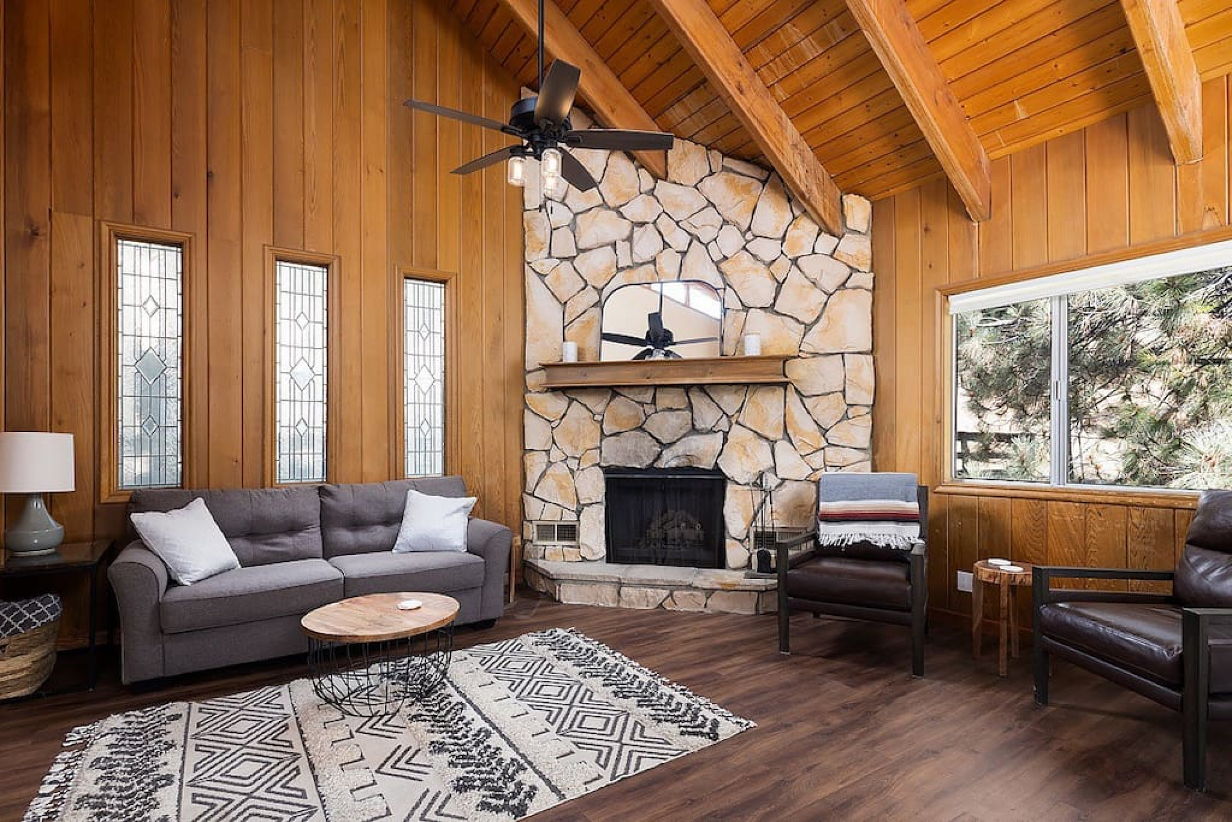 Magical Mountain Views And Cozy Gatherings-Enchanting Retreat